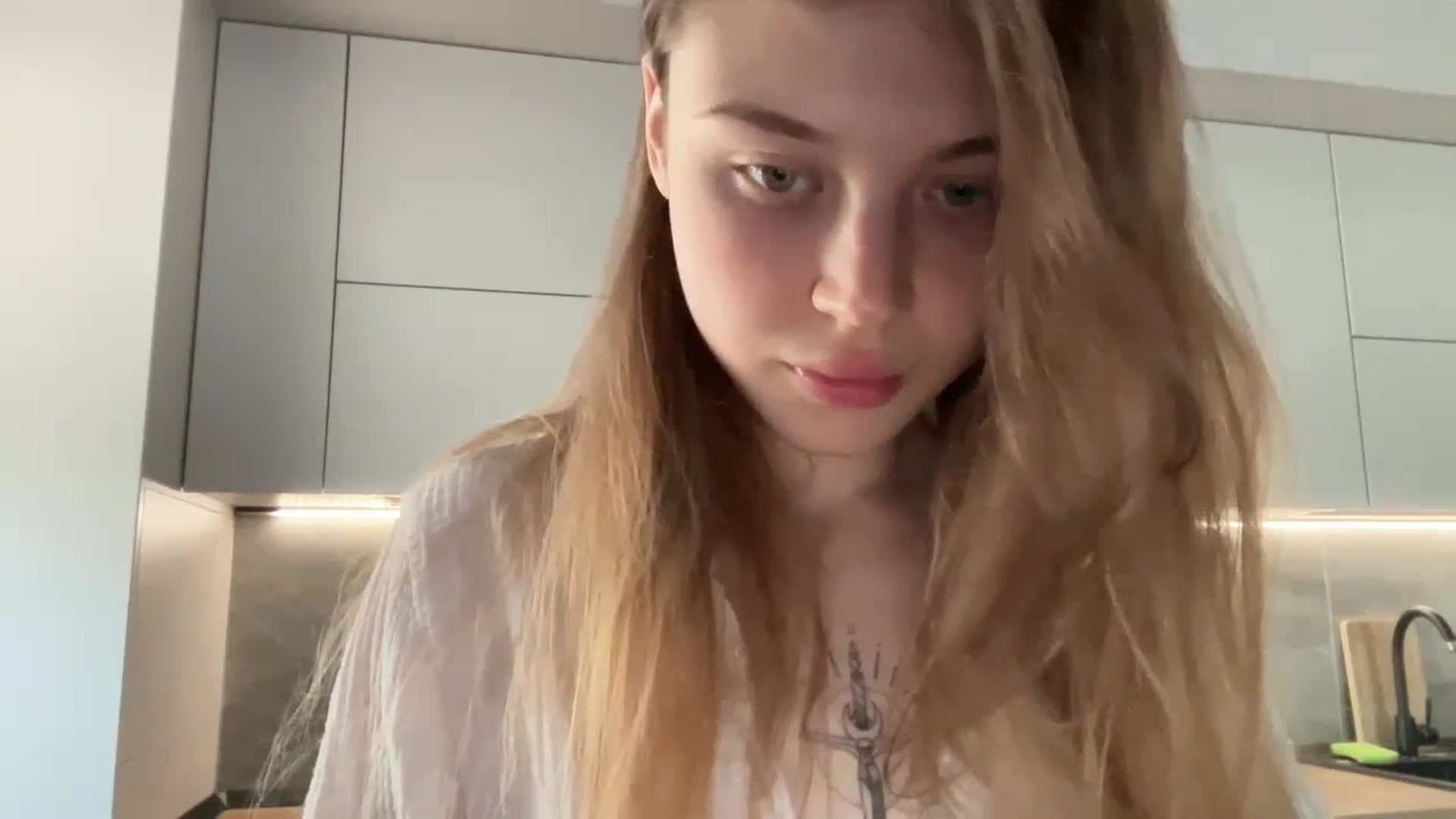 Gallery image thumbnail from Coconut_dream's myfreecams stream on, 05/04/2024, 07:35 image 16 of 20
