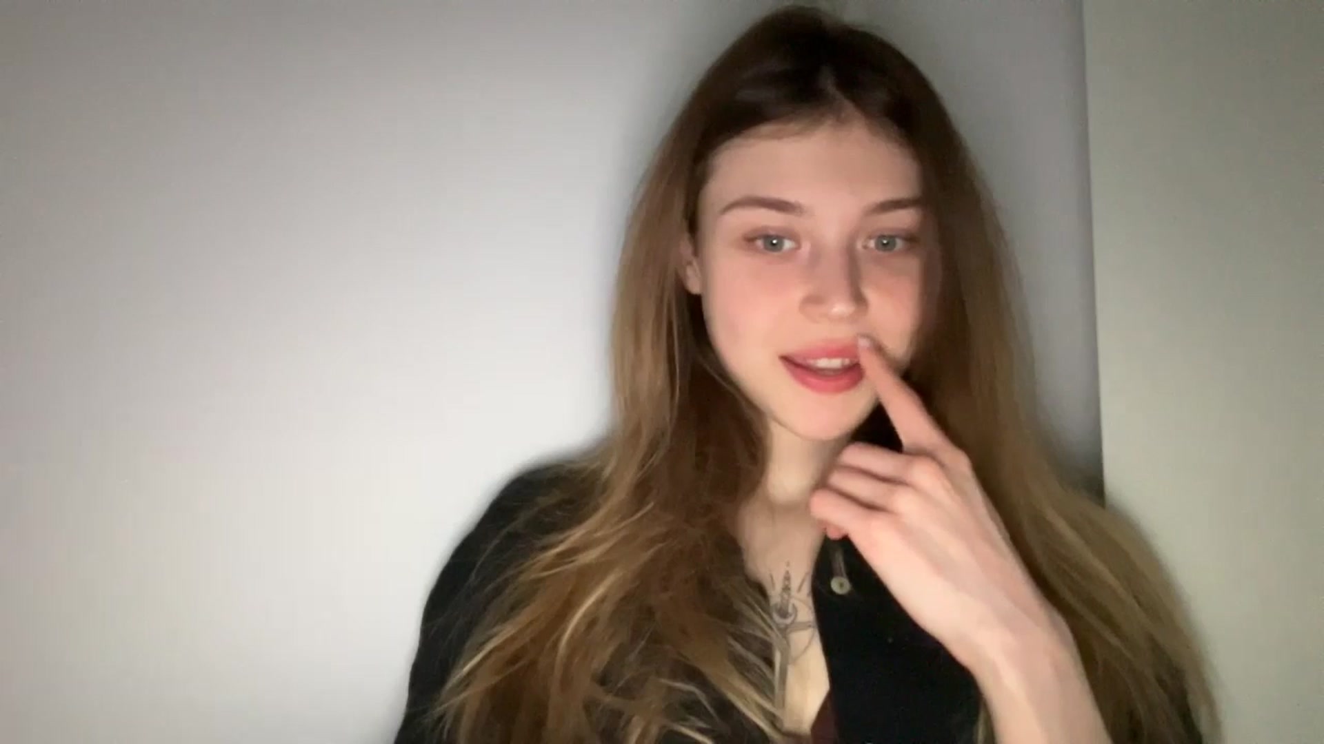 Gallery image thumbnail from Coconut_dream's myfreecams stream on, 05/08/2024, 20:00 image 13 of 20