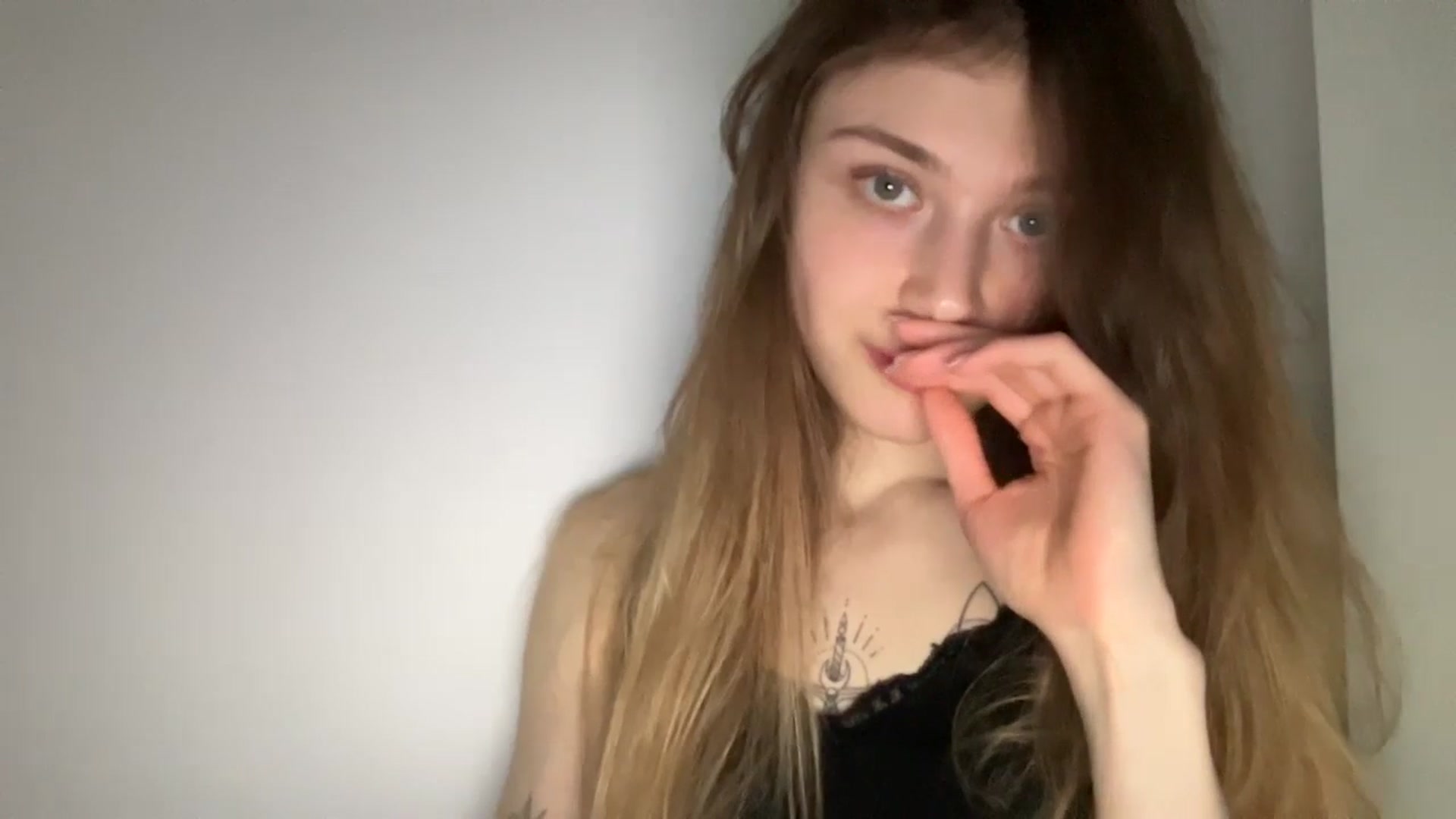 Gallery image thumbnail from Coconut_dream's myfreecams stream on, 05/09/2024, 22:19 image 10 of 20