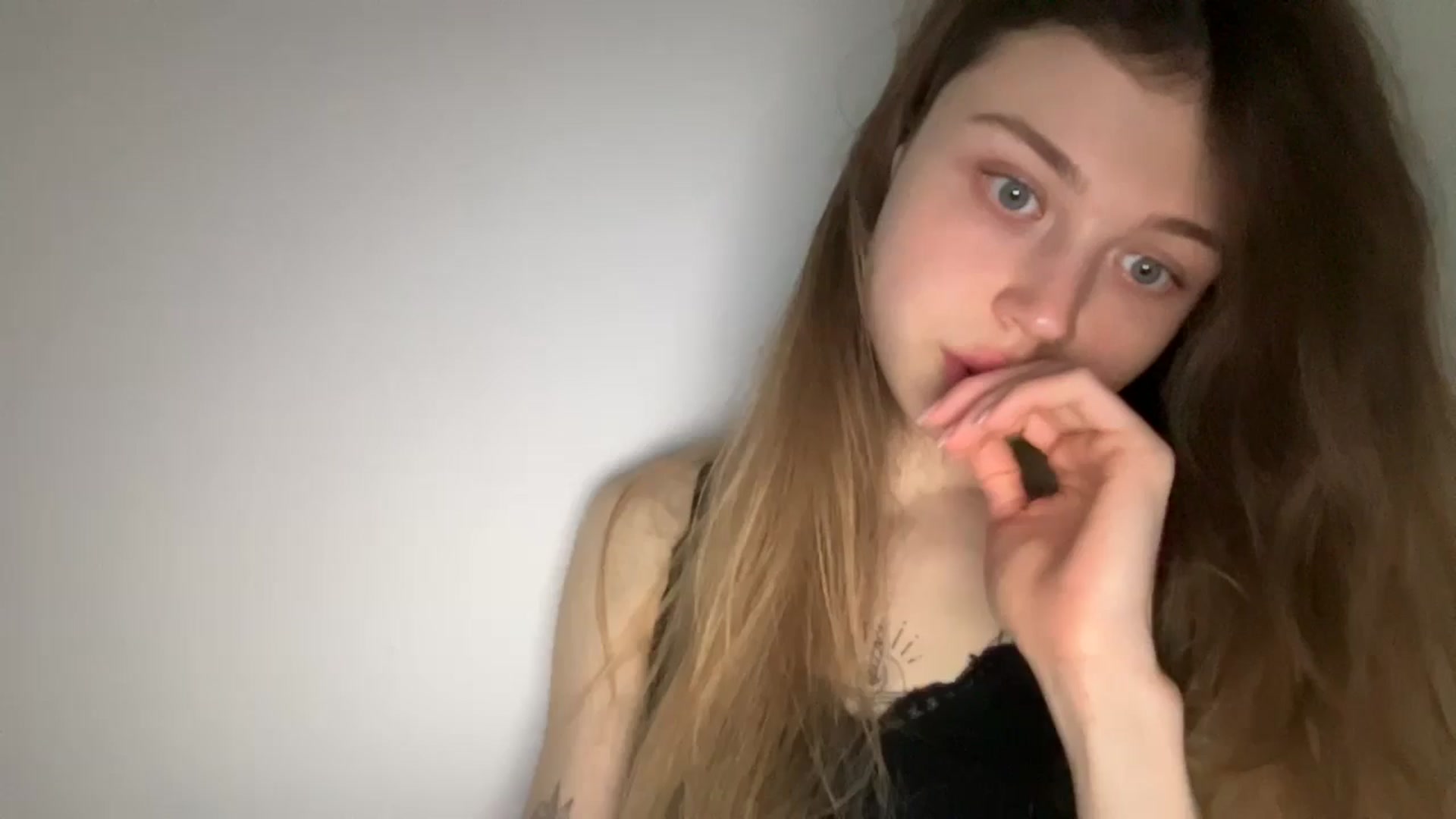 Gallery image thumbnail from Coconut_dream's myfreecams stream on, 05/09/2024, 22:19 image 1 of 20