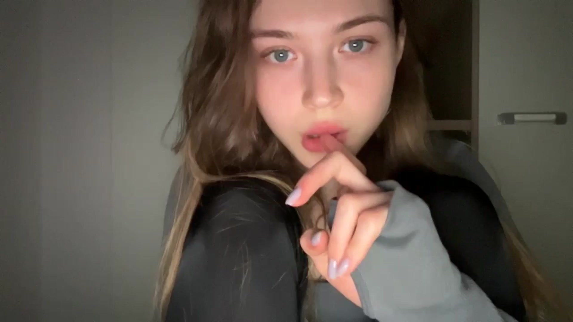 Gallery image thumbnail from Coconut_dream's myfreecams stream on, 05/12/2024, 20:05 image 1 of 20