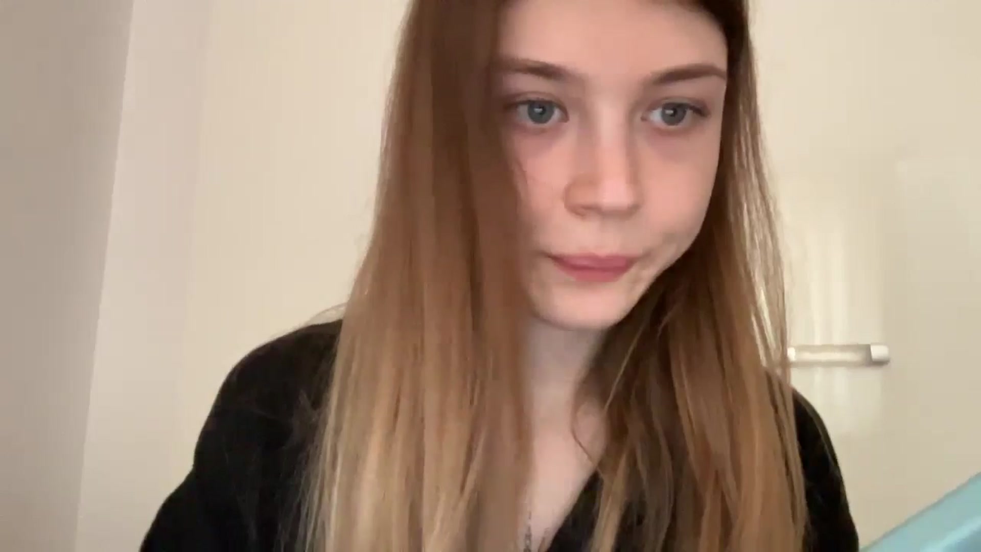 Gallery image thumbnail from Coconut_dream's myfreecams stream on, 05/14/2024, 08:34 image 18 of 20
