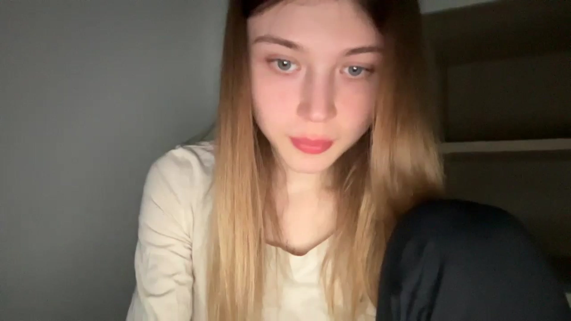 Gallery image thumbnail from Coconut_dream's myfreecams stream on, 05/14/2024, 21:29 image 17 of 20