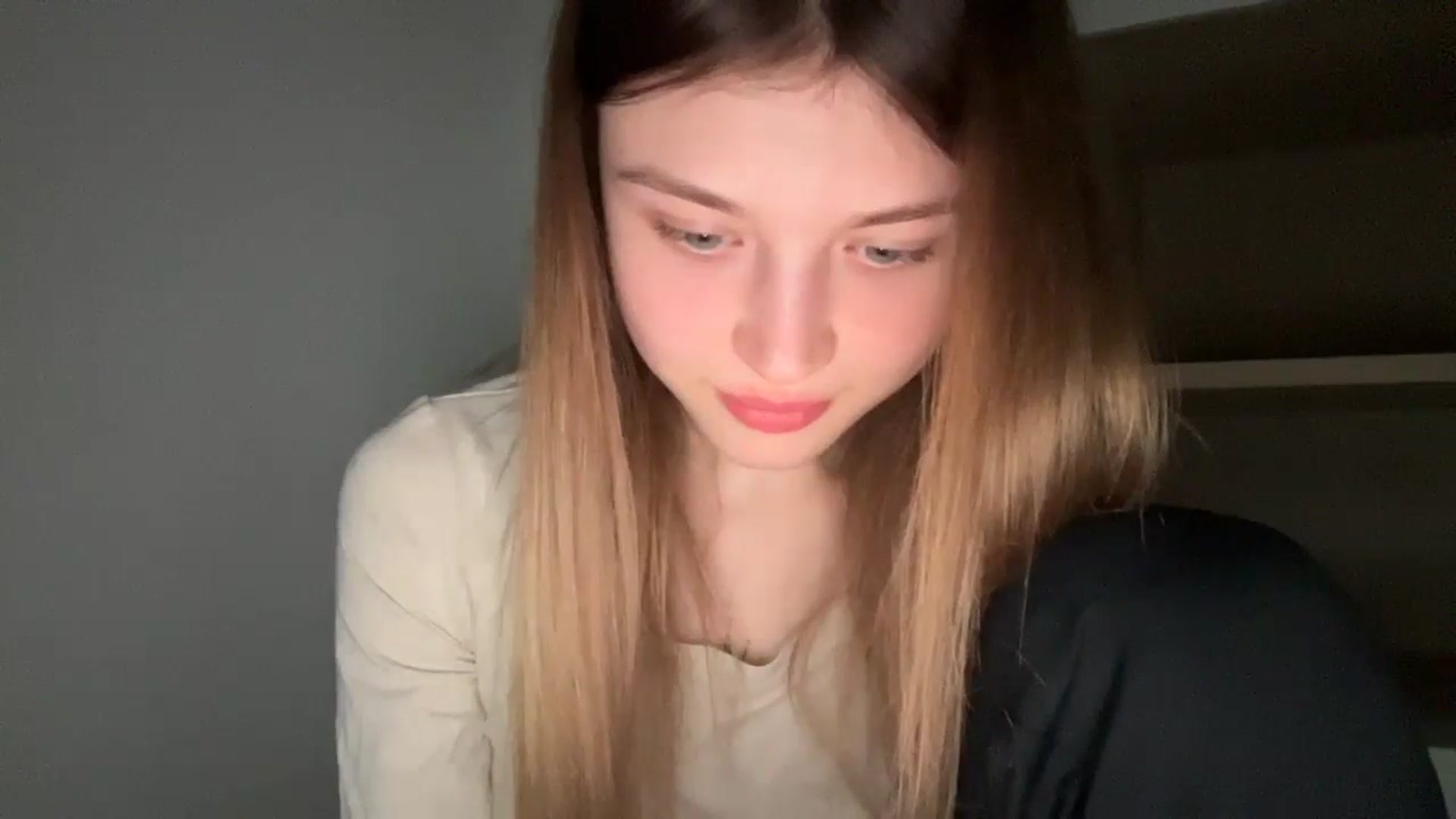 Gallery image thumbnail from Coconut_dream's myfreecams stream on, 05/14/2024, 21:29 image 4 of 20
