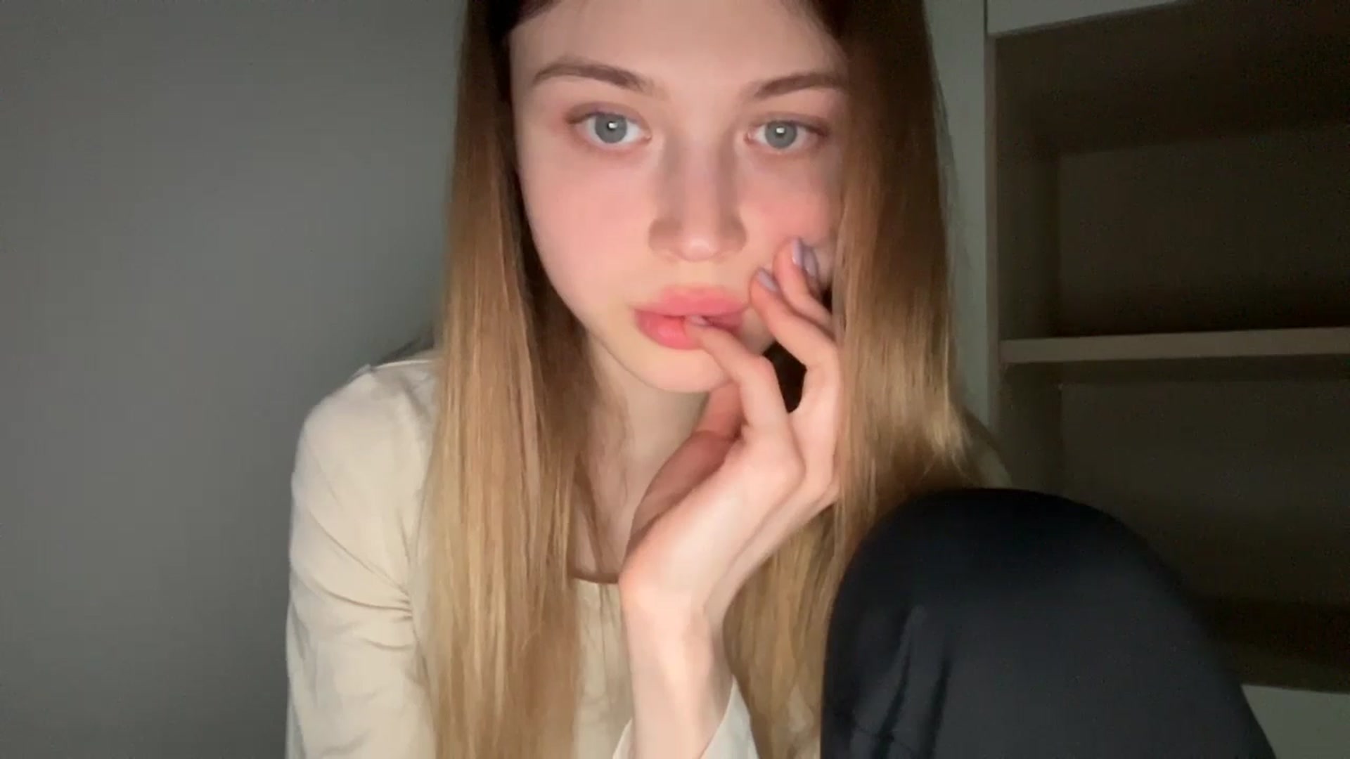 Gallery image thumbnail from Coconut_dream's myfreecams stream on, 05/14/2024, 21:29 image 14 of 20