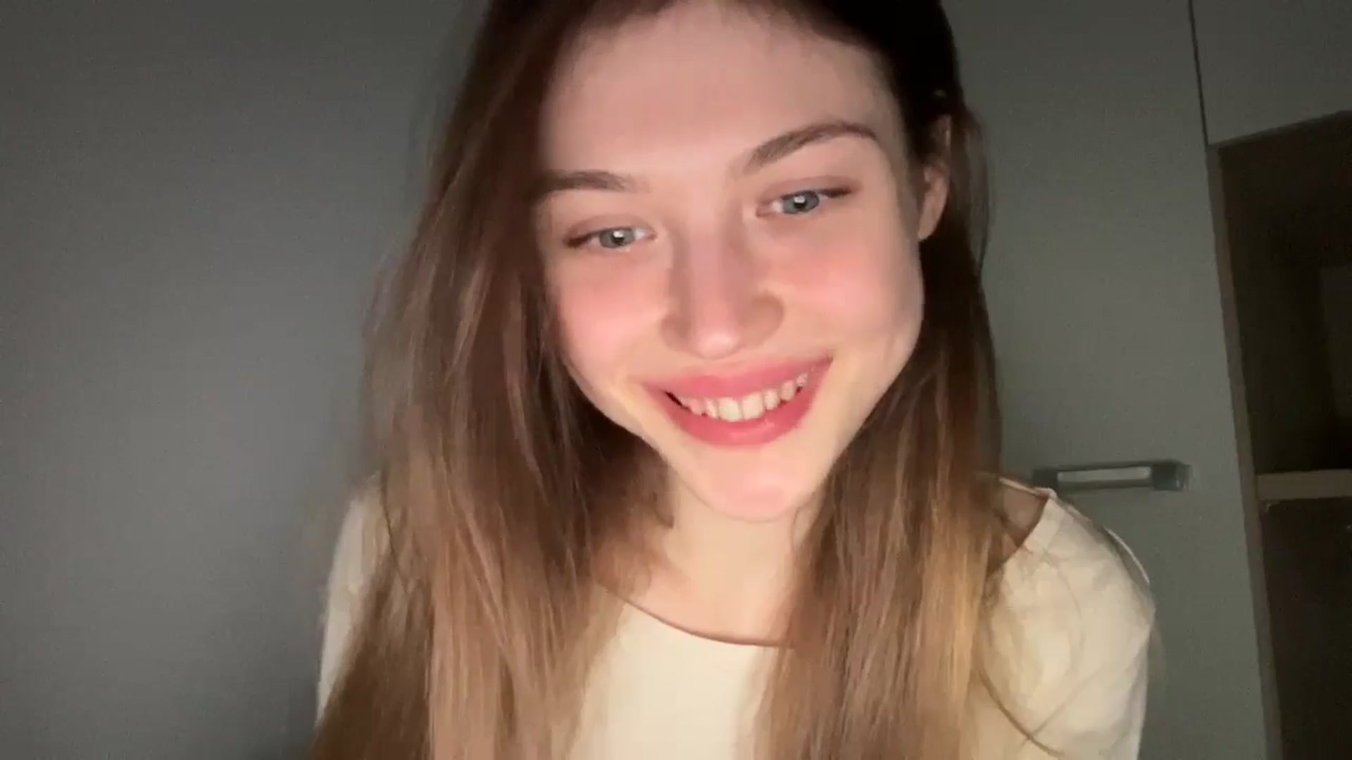 Gallery image thumbnail from Coconut_dream's myfreecams stream on, 05/14/2024, 21:43 image 19 of 20