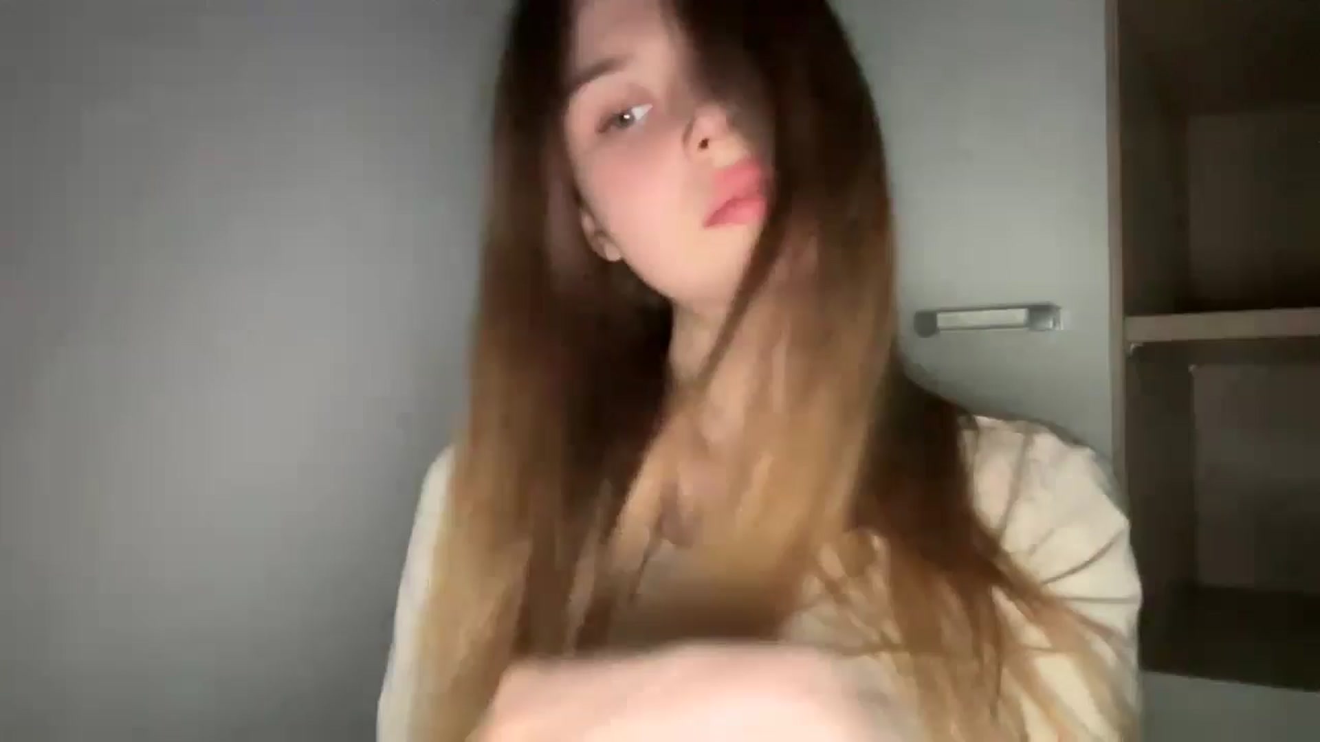 Gallery image thumbnail from Coconut_dream's myfreecams stream on, 05/14/2024, 21:43 image 12 of 20