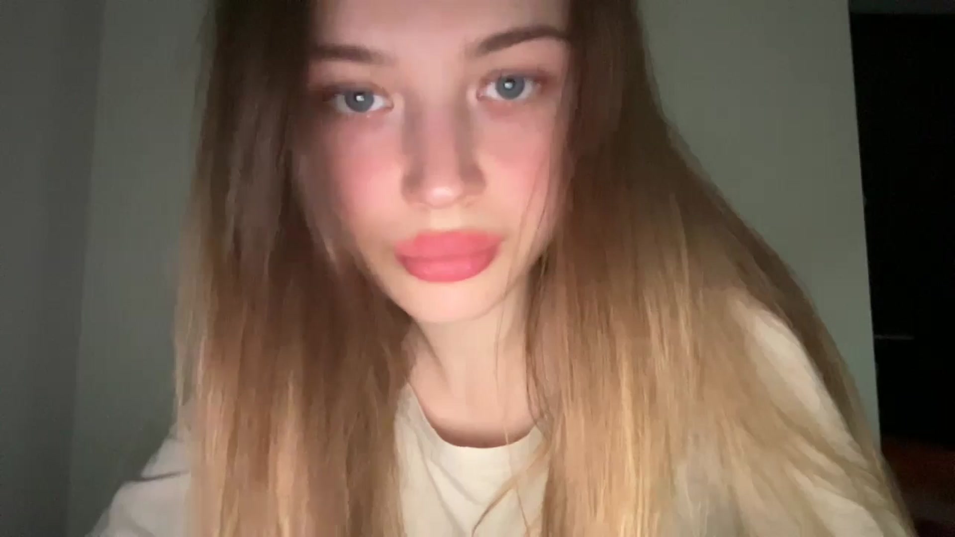 Gallery image thumbnail from Coconut_dream's myfreecams stream on, 05/15/2024, 20:45 image 8 of 20