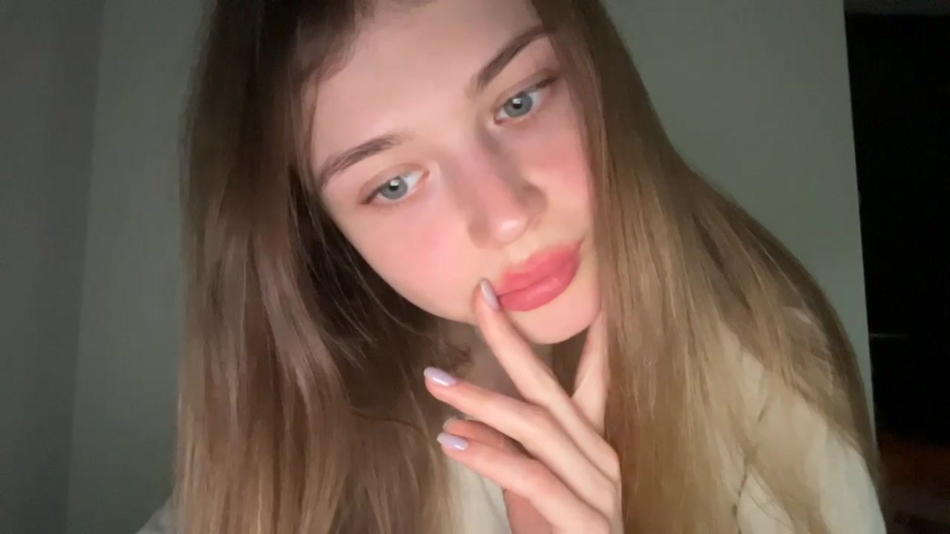 Gallery image thumbnail from Coconut_dream's myfreecams stream on, 05/15/2024, 20:45 image 11 of 20