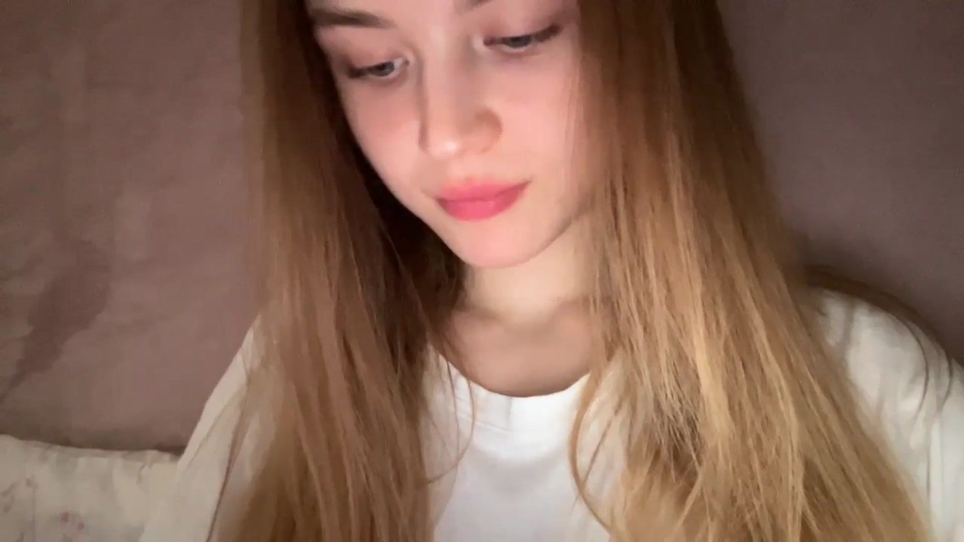Gallery image thumbnail from Coconut_dream's myfreecams stream on, 05/17/2024, 06:18 image 15 of 20