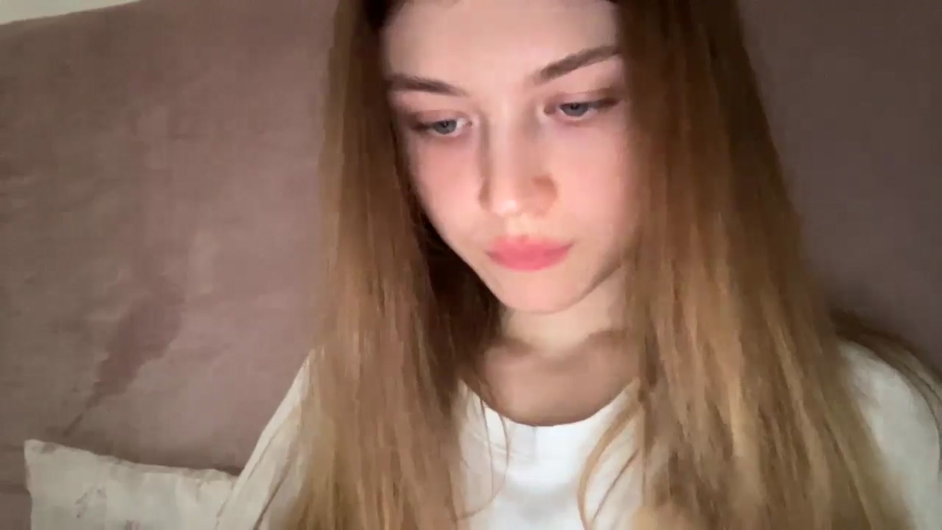Gallery image thumbnail from Coconut_dream's myfreecams stream on, 05/17/2024, 06:18 image 18 of 20