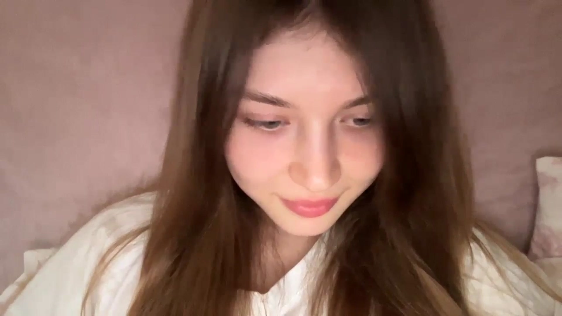 Gallery image thumbnail from Coconut_dream's myfreecams stream on, 05/17/2024, 07:40 image 10 of 20