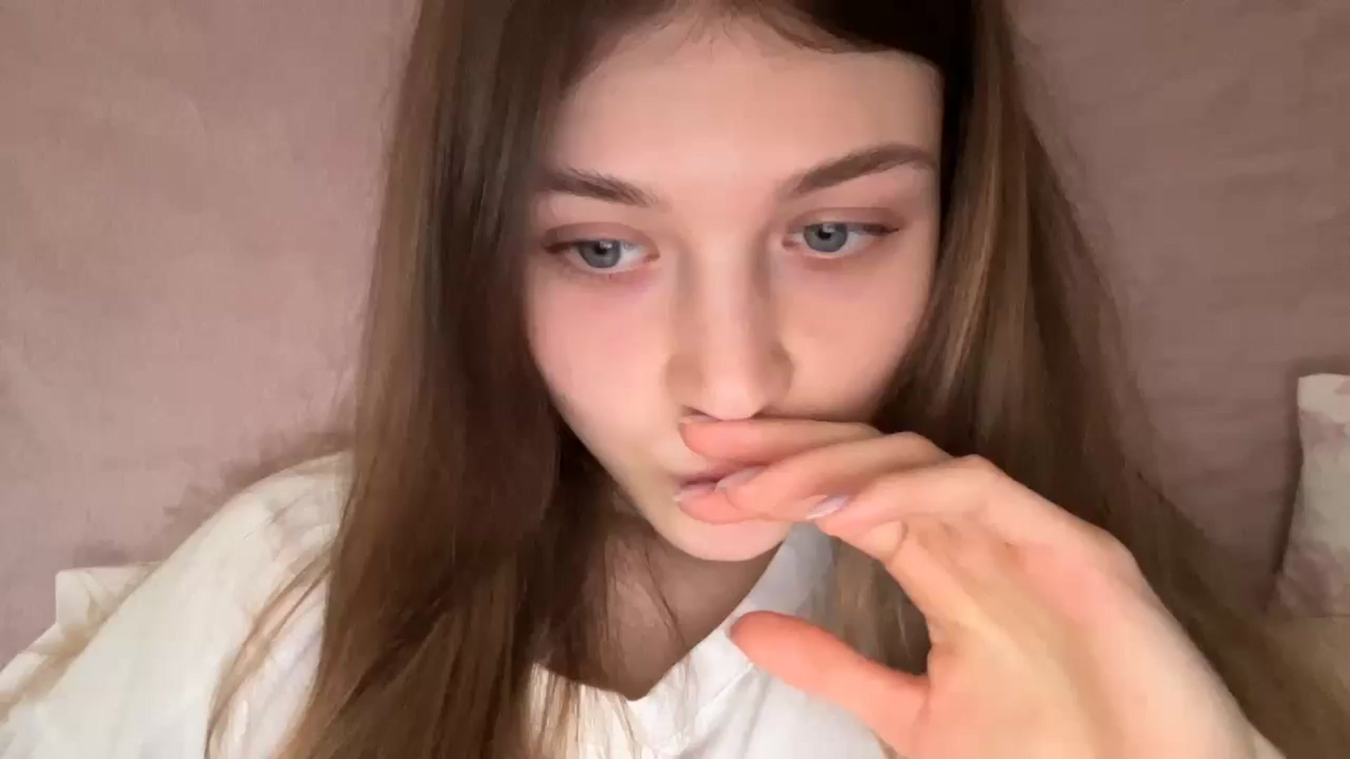 Gallery image thumbnail from Coconut_dream's myfreecams stream on, 05/17/2024, 07:40 image 12 of 20