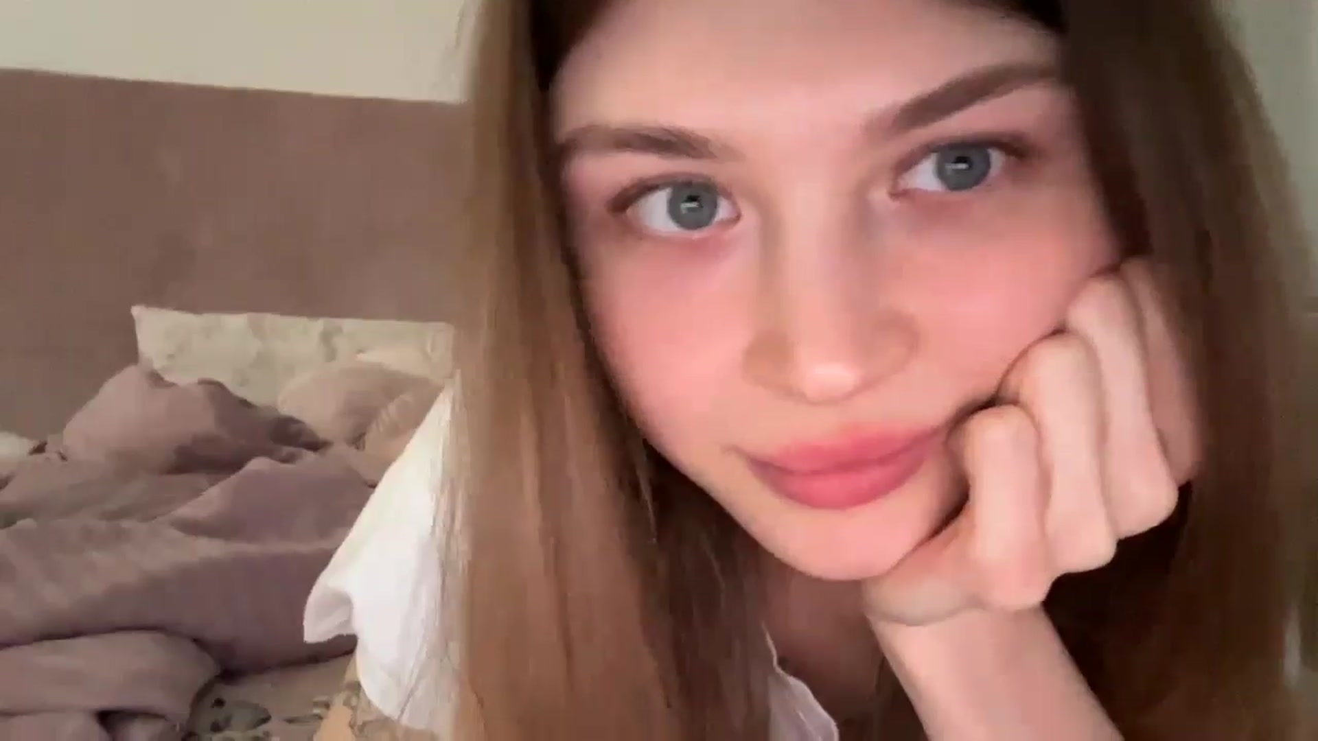 Gallery image thumbnail from Coconut_dream's myfreecams stream on, 05/17/2024, 07:40 image 5 of 20