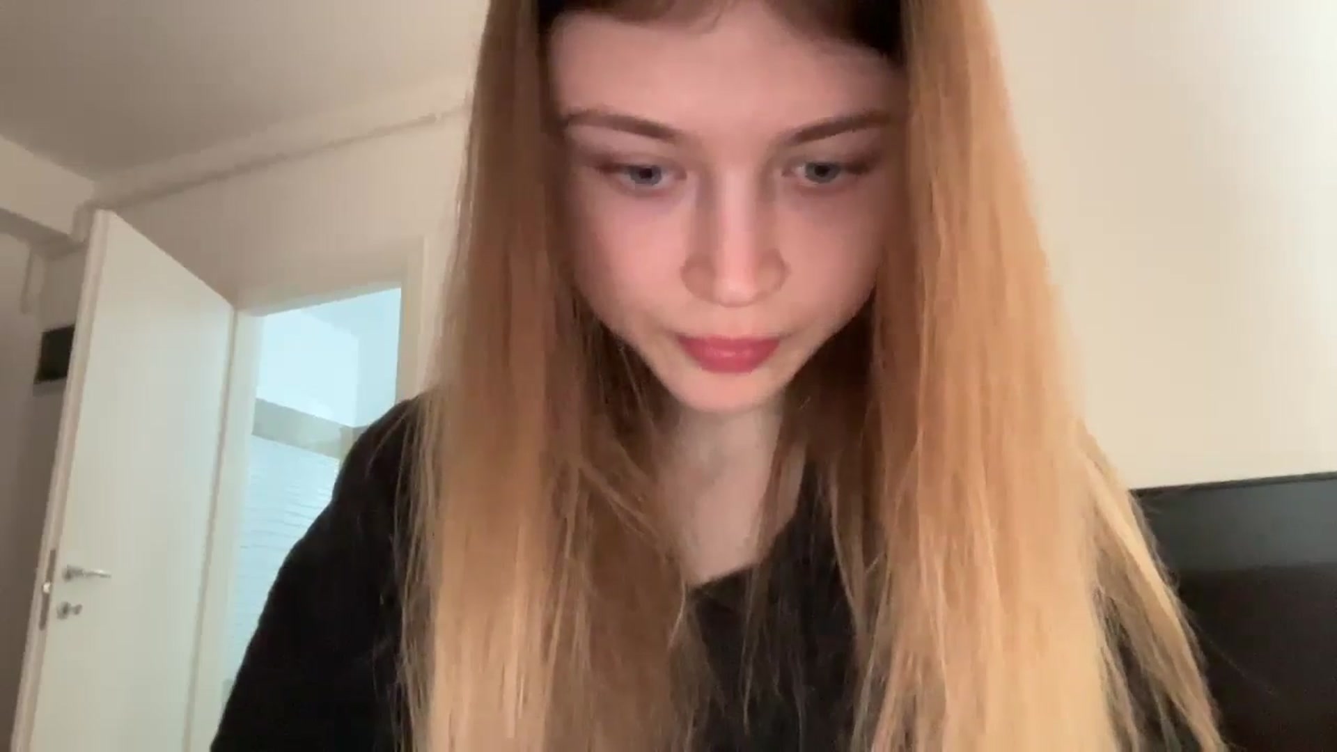 Gallery image thumbnail from Coconut_dream's myfreecams stream on, 05/18/2024, 08:12 image 8 of 20