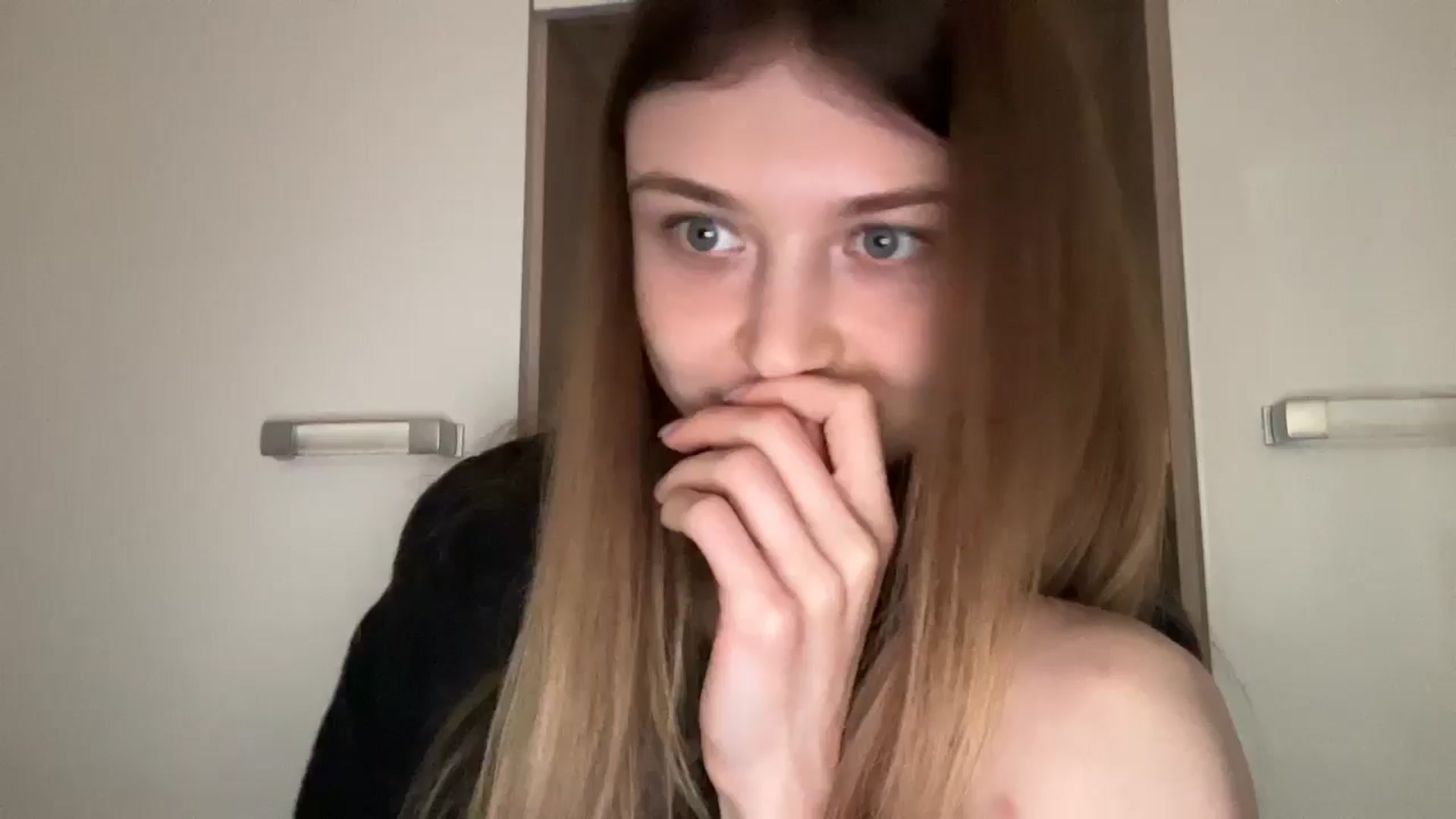 Gallery image thumbnail from Coconut_dream's myfreecams stream on, 05/18/2024, 10:02 image 1 of 20