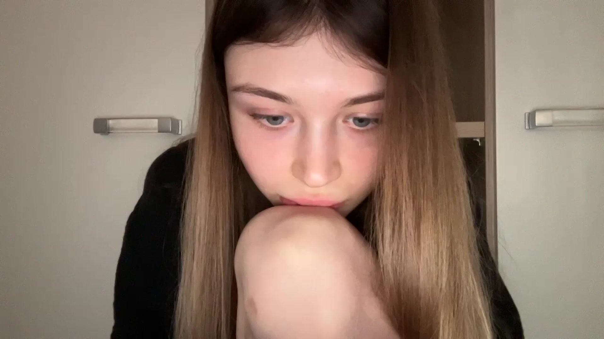 Gallery image thumbnail from Coconut_dream's myfreecams stream on, 05/18/2024, 10:02 image 16 of 20