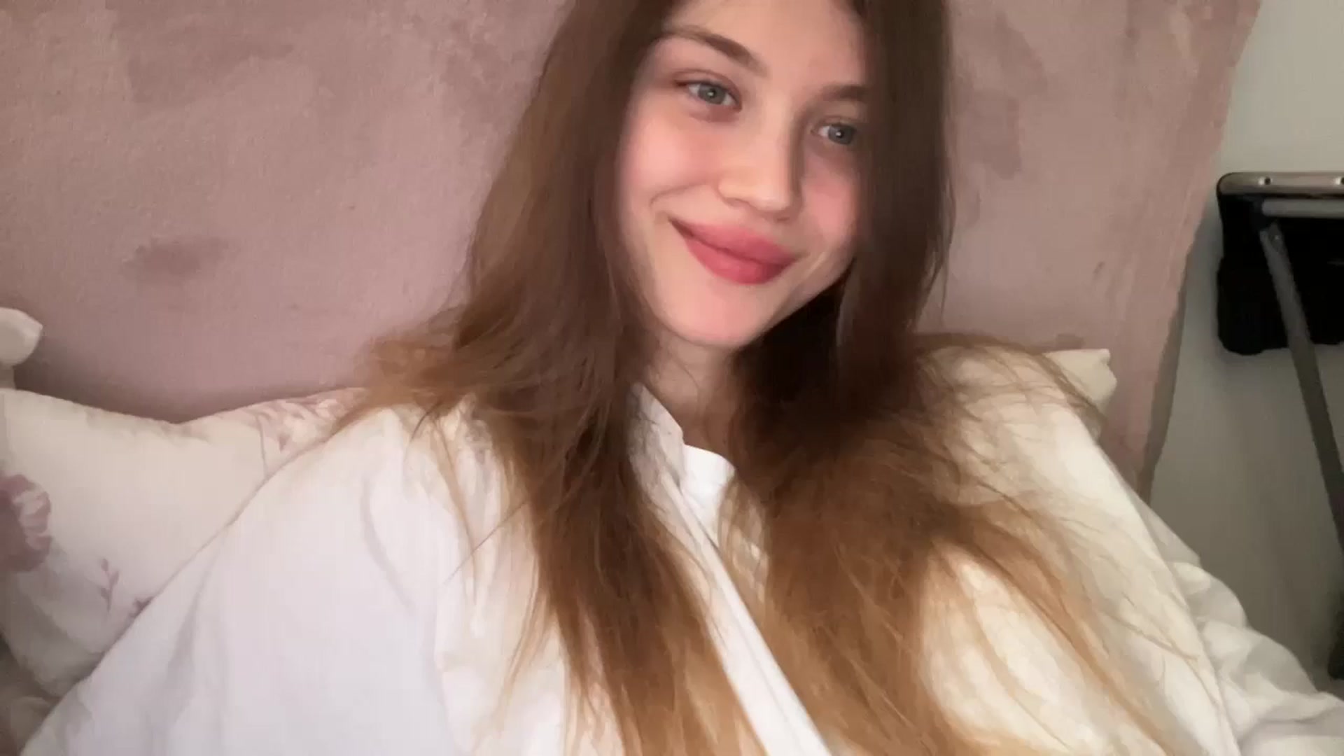 Gallery image thumbnail from Coconut_dream's myfreecams stream on, 05/19/2024, 07:49 image 1 of 20