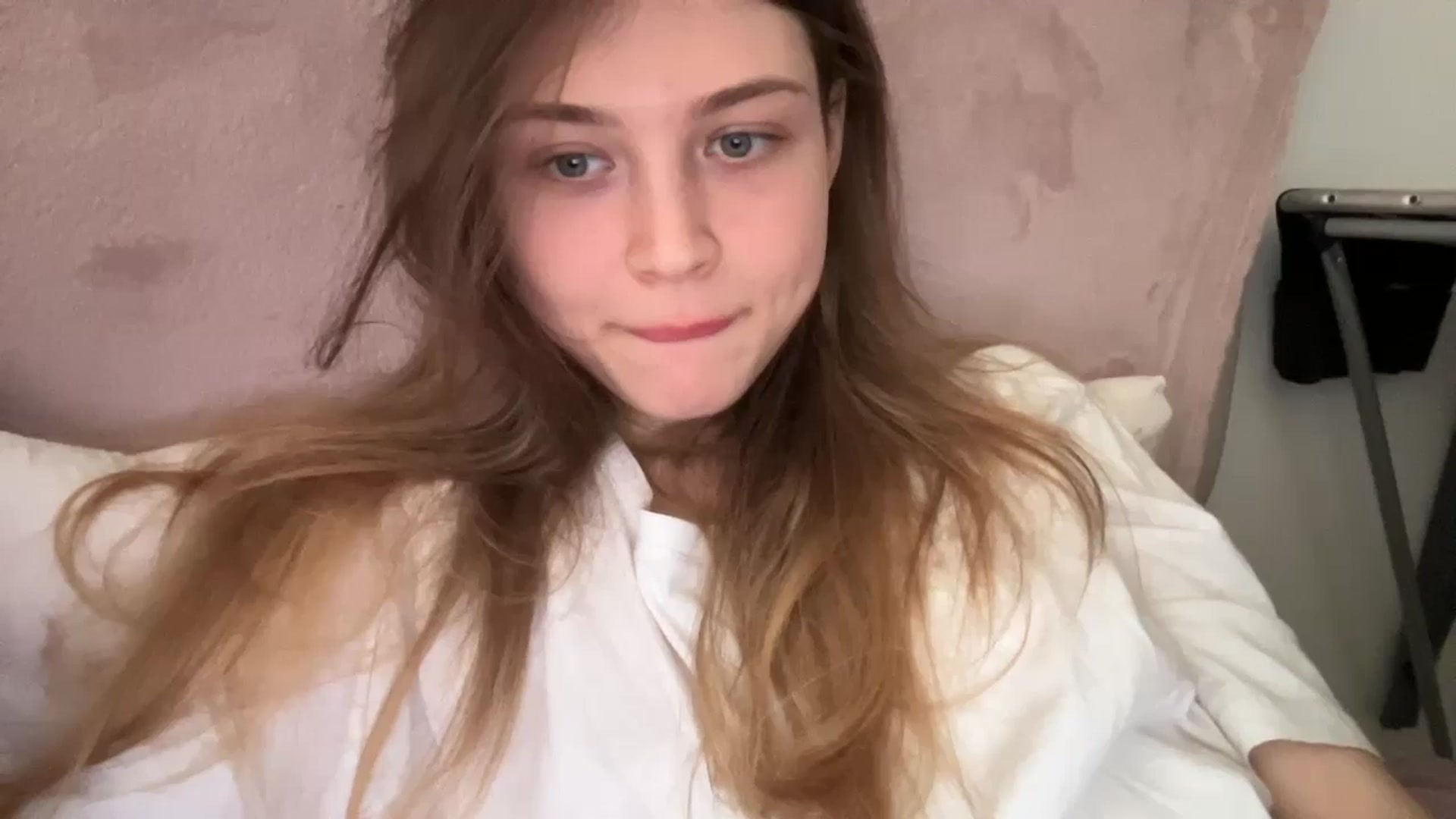 Gallery image thumbnail from Coconut_dream's myfreecams stream on, 05/19/2024, 07:49 image 4 of 20