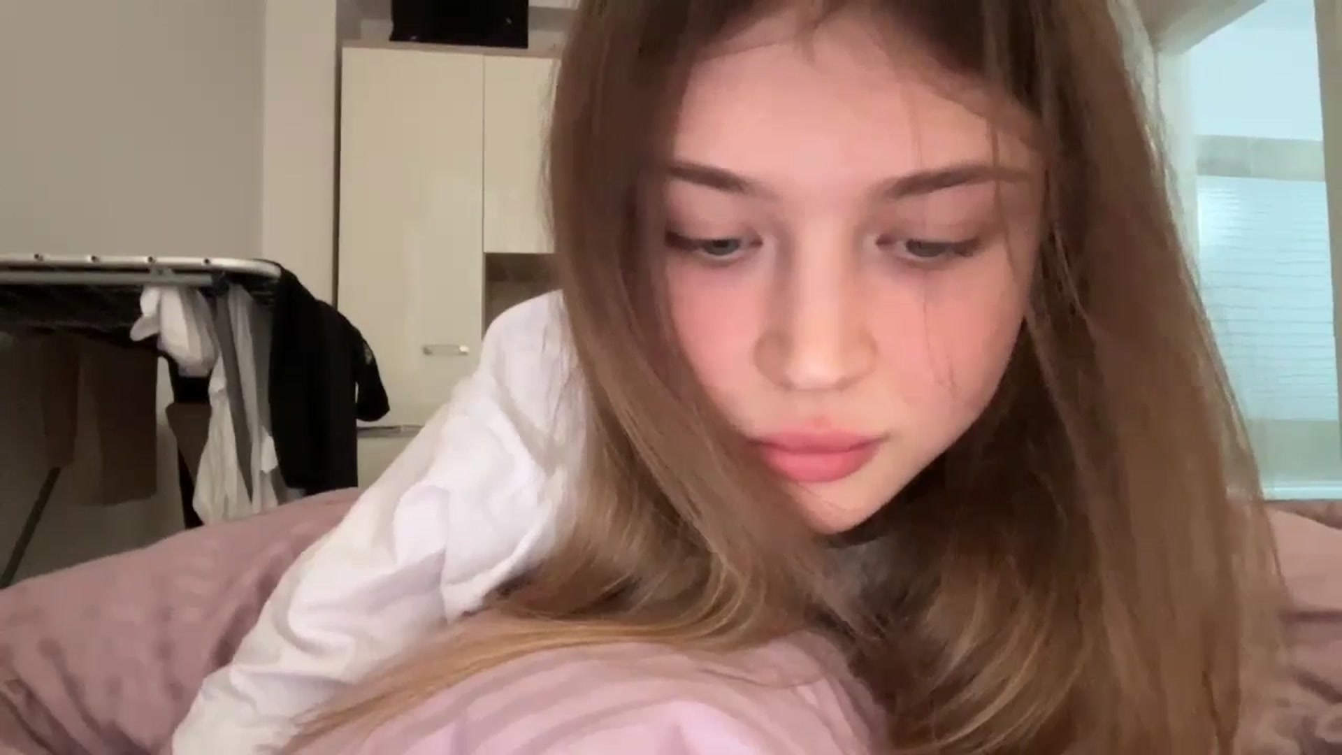 Gallery image thumbnail from Coconut_dream's myfreecams stream on, 05/19/2024, 07:49 image 19 of 20