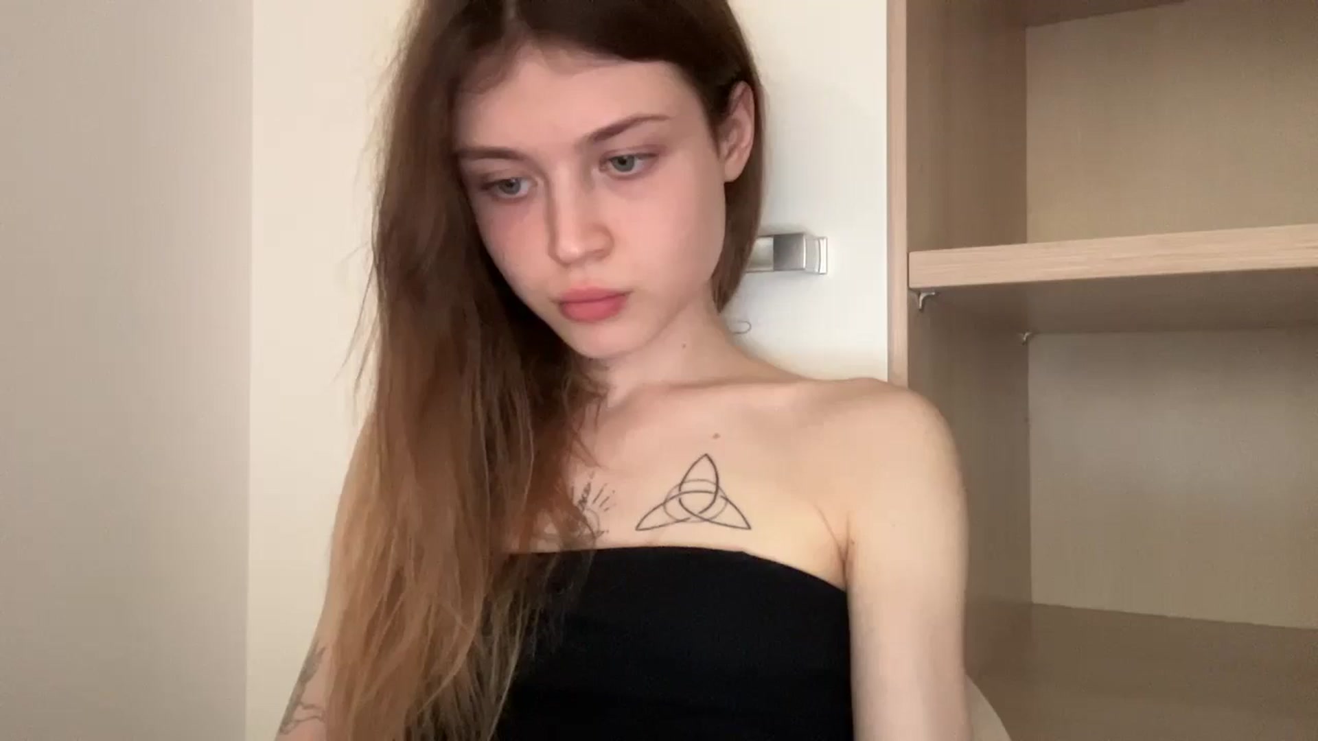 Gallery image thumbnail from Coconut_dream's myfreecams stream on, 05/20/2024, 10:45 image 3 of 20