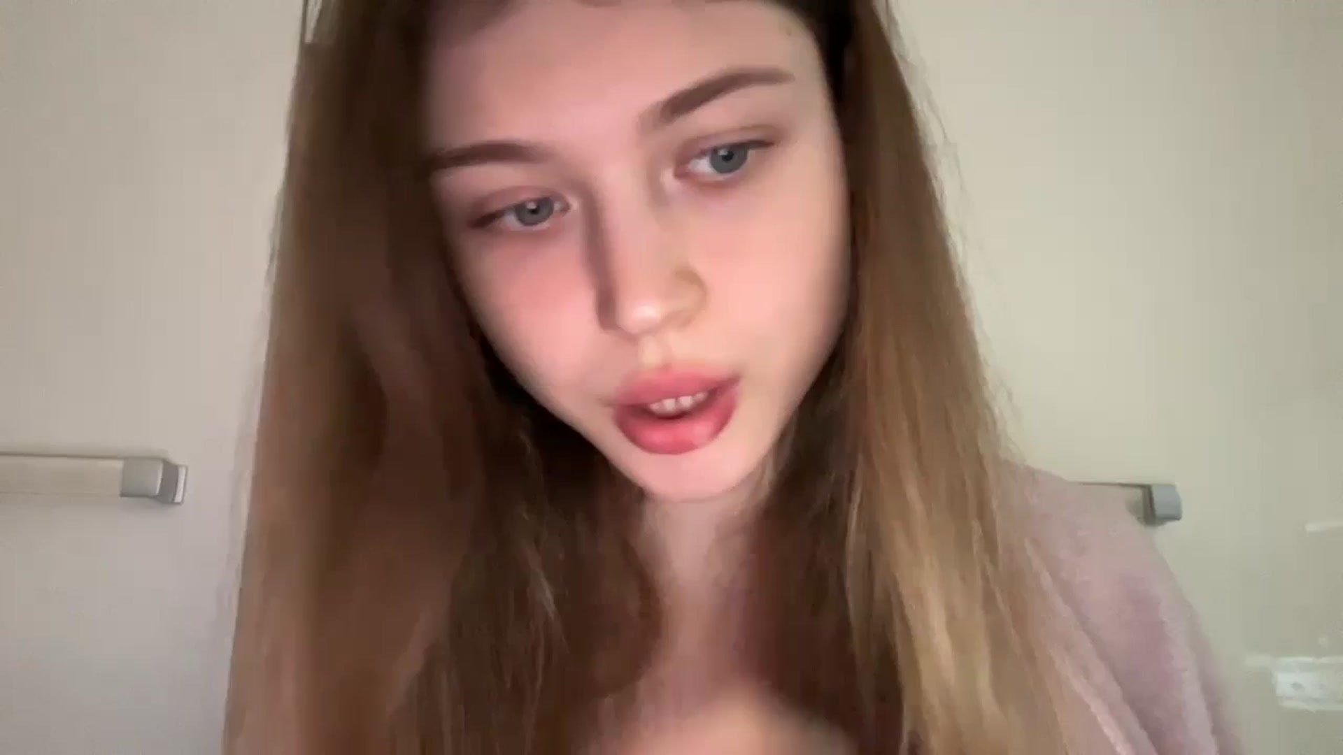 Gallery image thumbnail from Coconut_dream's myfreecams stream on, 05/22/2024, 07:15 image 10 of 20