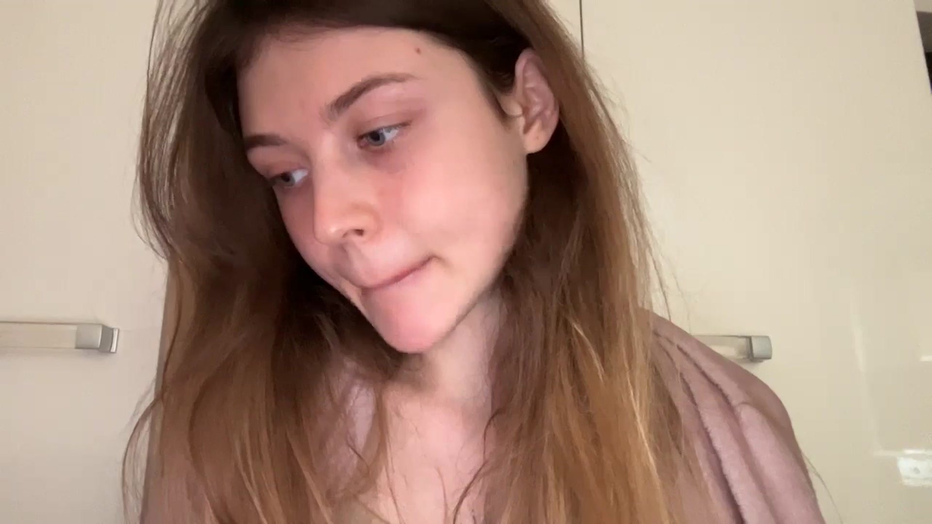 Gallery image thumbnail from Coconut_dream's myfreecams stream on, 05/22/2024, 09:20 image 3 of 20