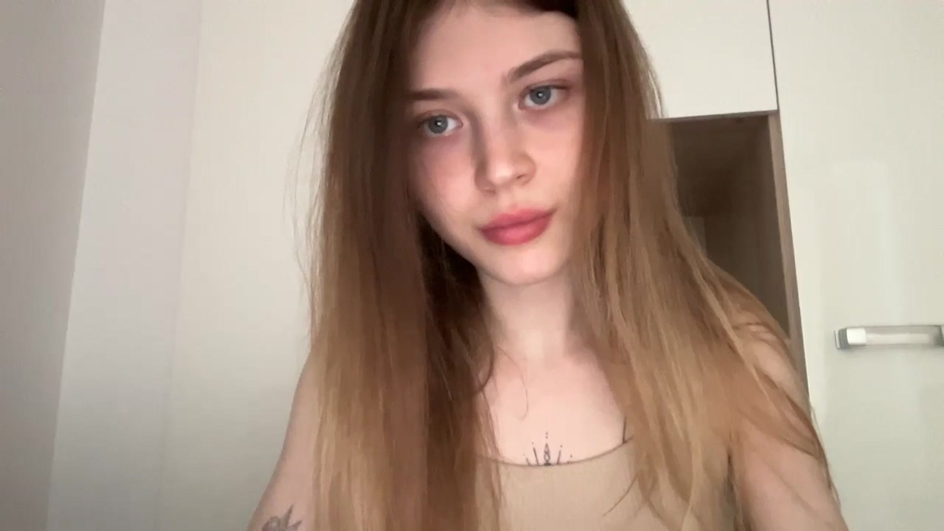 Gallery image thumbnail from Coconut_dream's myfreecams stream on, 05/25/2024, 09:43 image 3 of 20