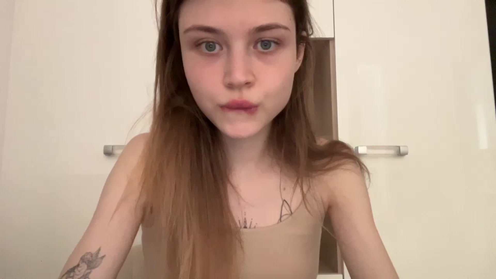 Gallery image thumbnail from Coconut_dream's myfreecams stream on, 05/25/2024, 10:07 image 10 of 20