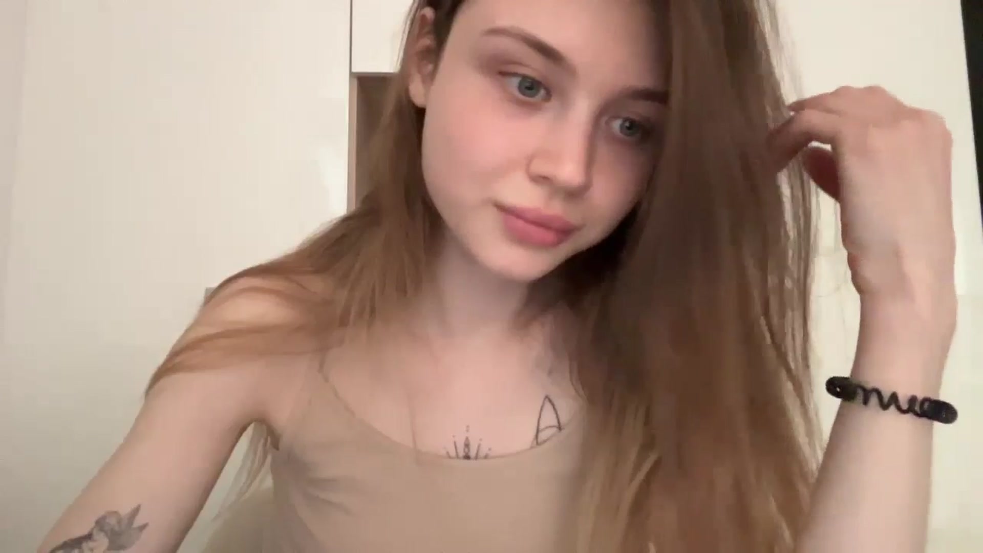 Gallery image thumbnail from Coconut_dream's myfreecams stream on, 05/25/2024, 10:26 image 12 of 20