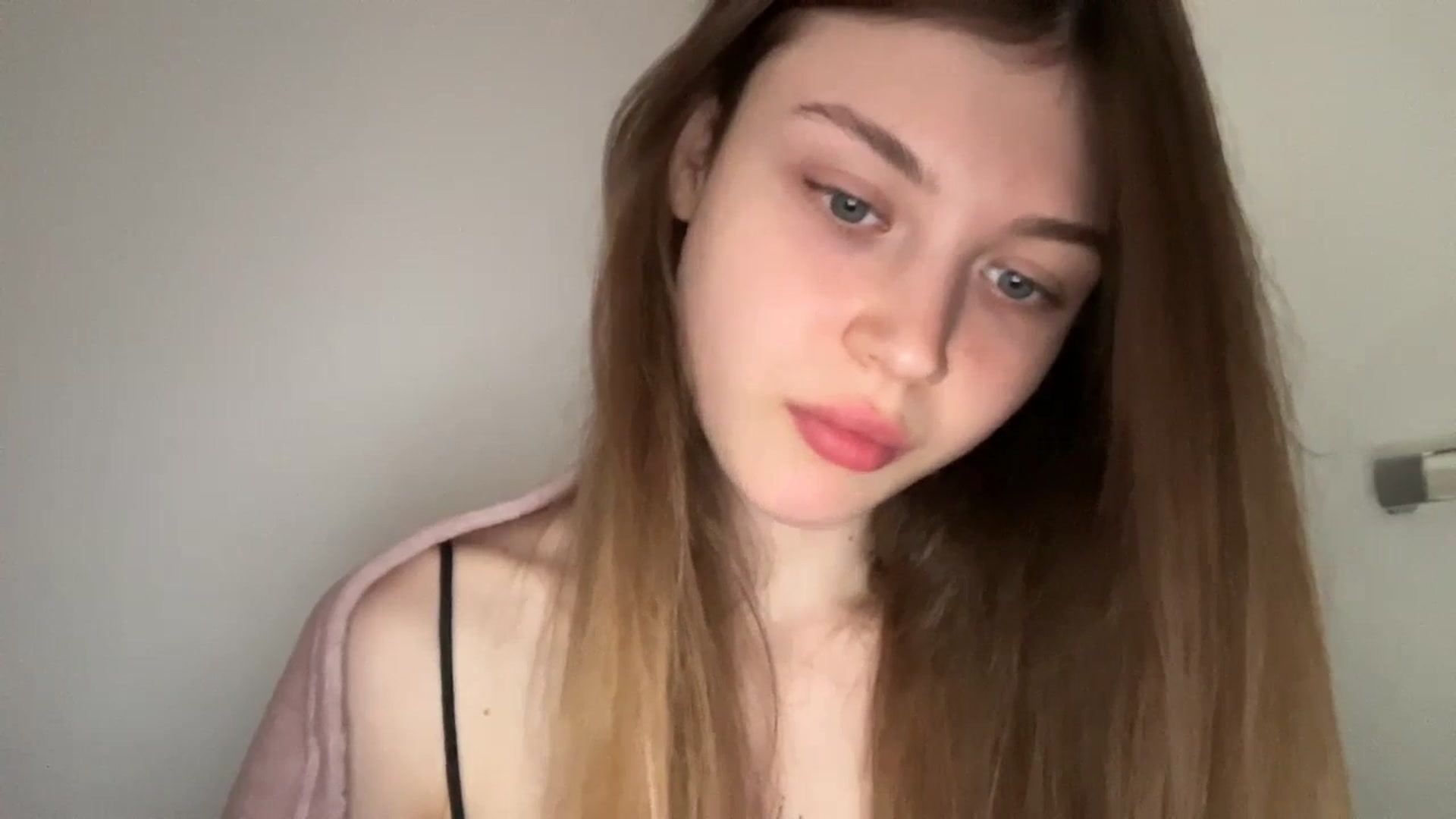 Gallery image thumbnail from Coconut_dream's myfreecams stream on, 05/27/2024, 07:53 image 5 of 20