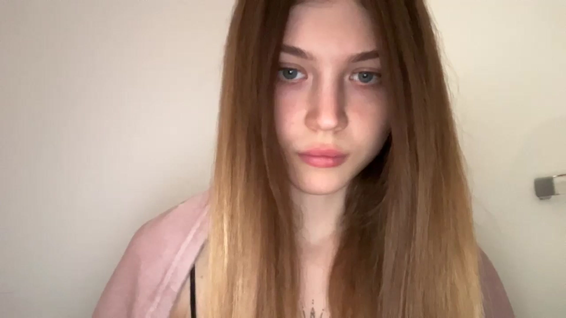 Gallery image thumbnail from Coconut_dream's myfreecams stream on, 05/27/2024, 07:53 image 3 of 20