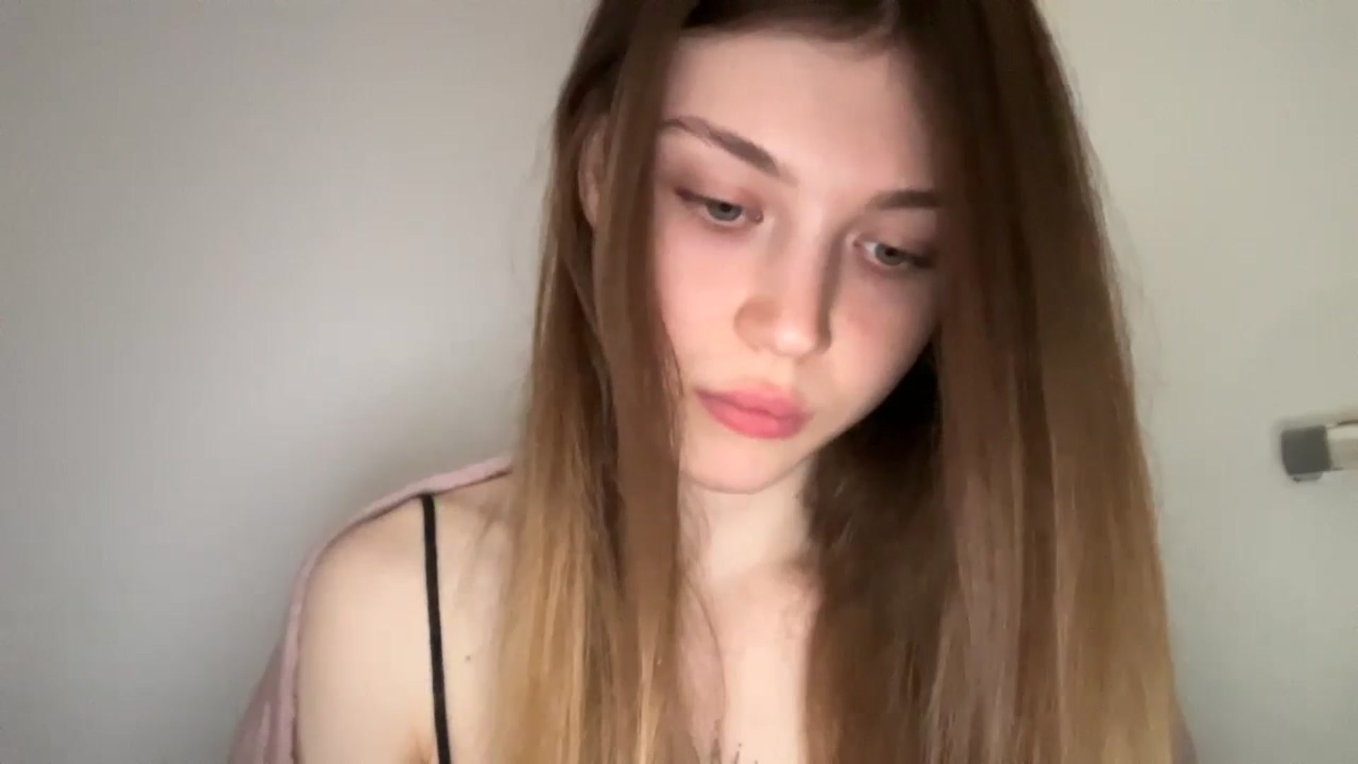Gallery image thumbnail from Coconut_dream's myfreecams stream on, 05/27/2024, 07:53 image 6 of 20