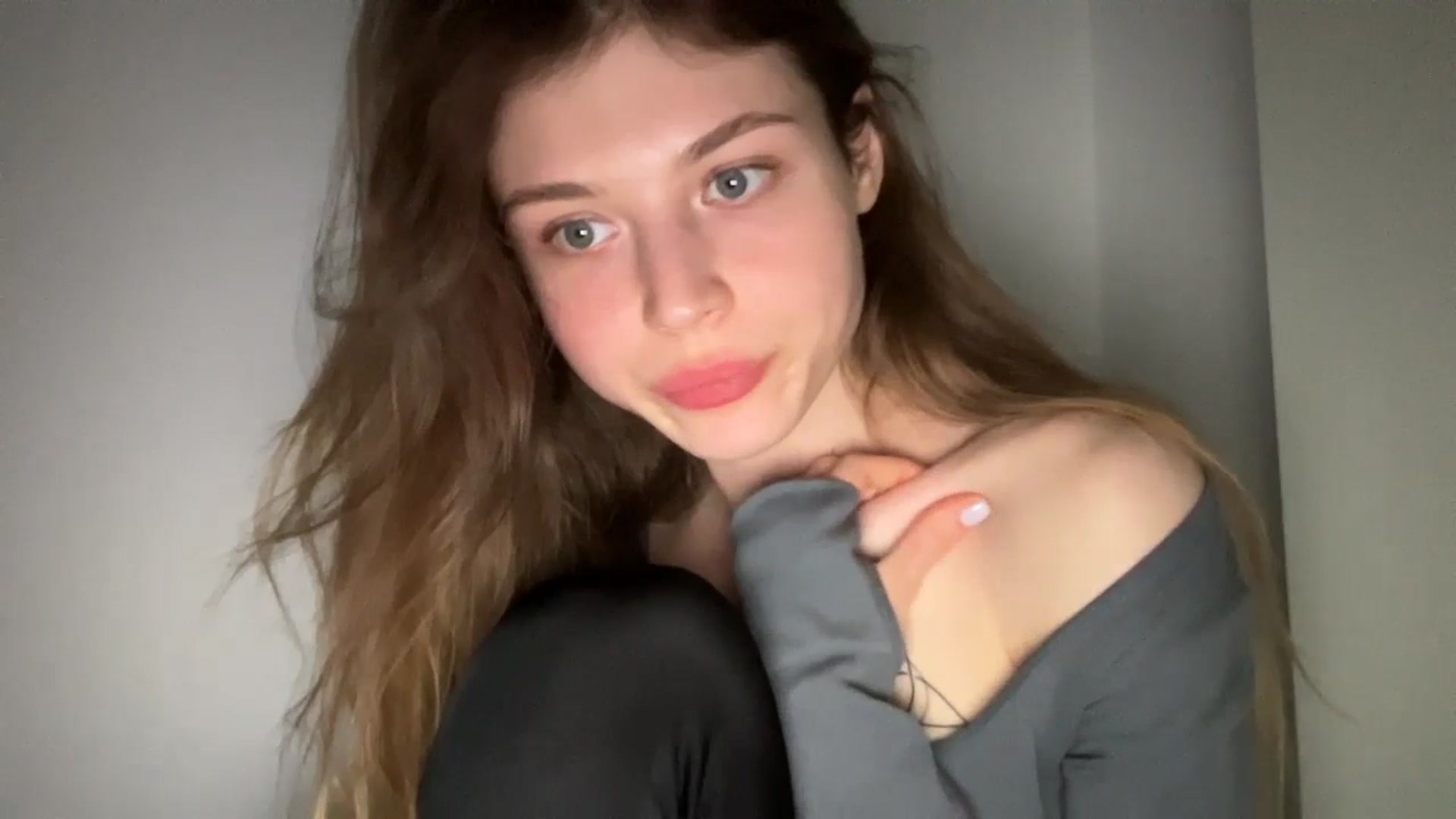 Gallery image thumbnail from Coconut_dream's myfreecams stream on, 05/27/2024, 19:21 image 9 of 20