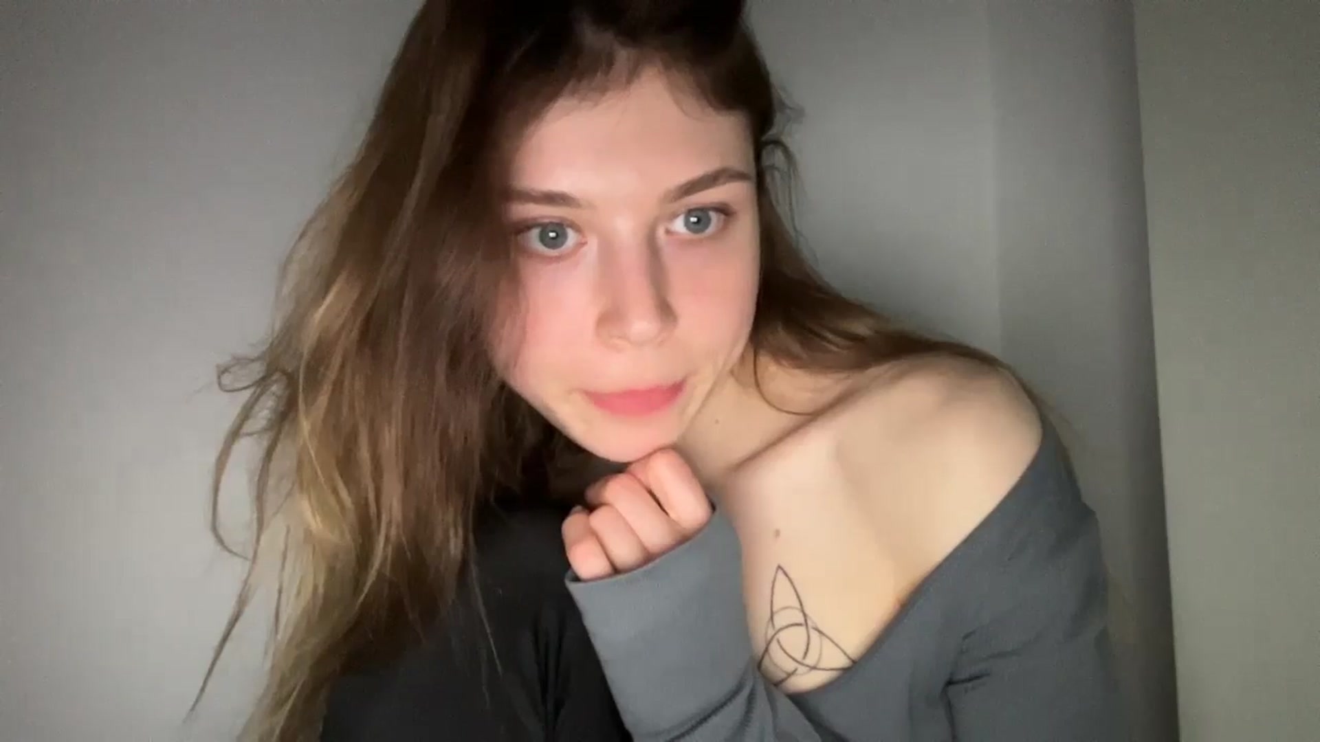 Gallery image thumbnail from Coconut_dream's myfreecams stream on, 05/27/2024, 19:21 image 8 of 20