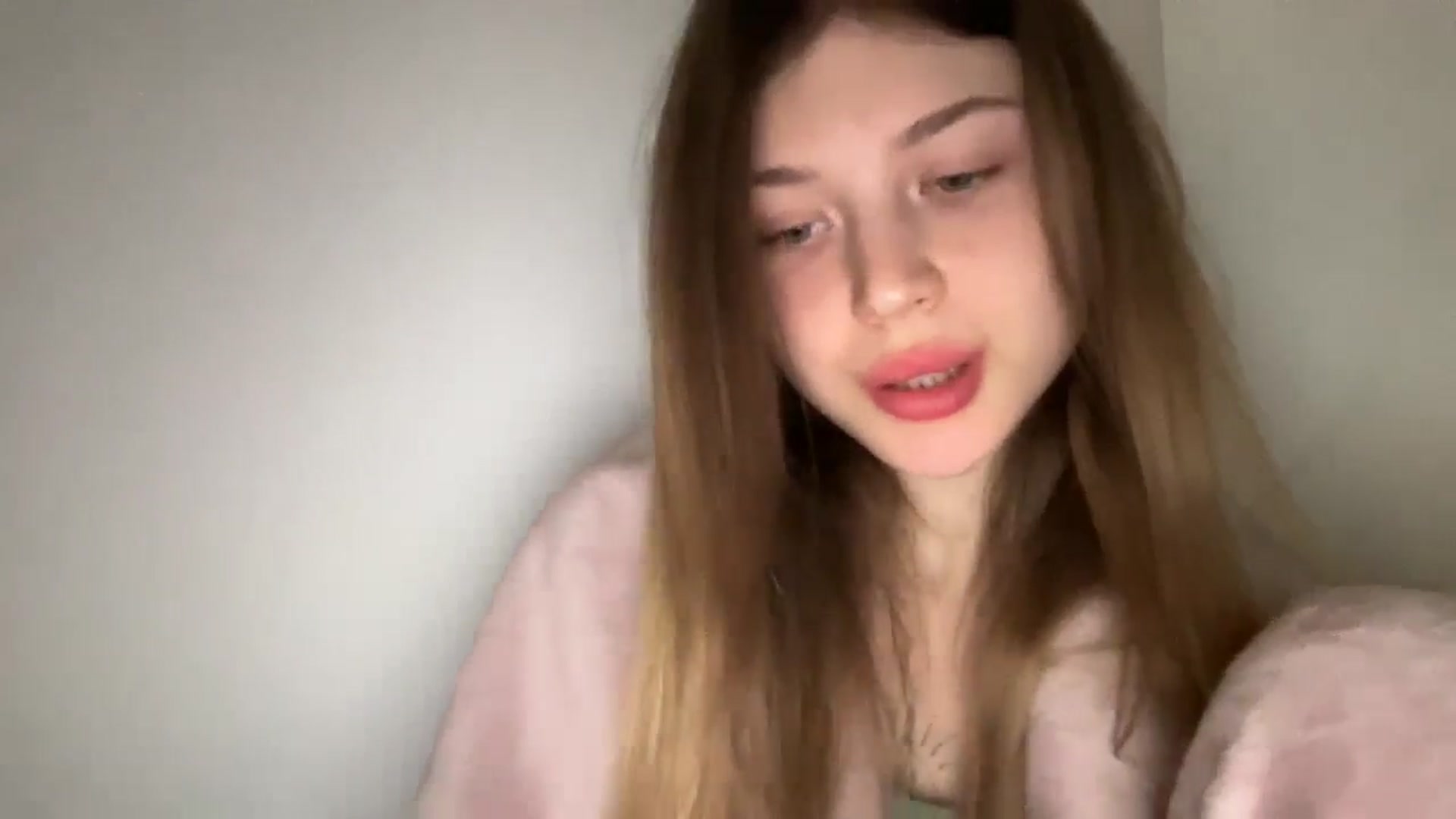 Gallery image thumbnail from Coconut_dream's myfreecams stream on, 05/28/2024, 06:25 image 10 of 20