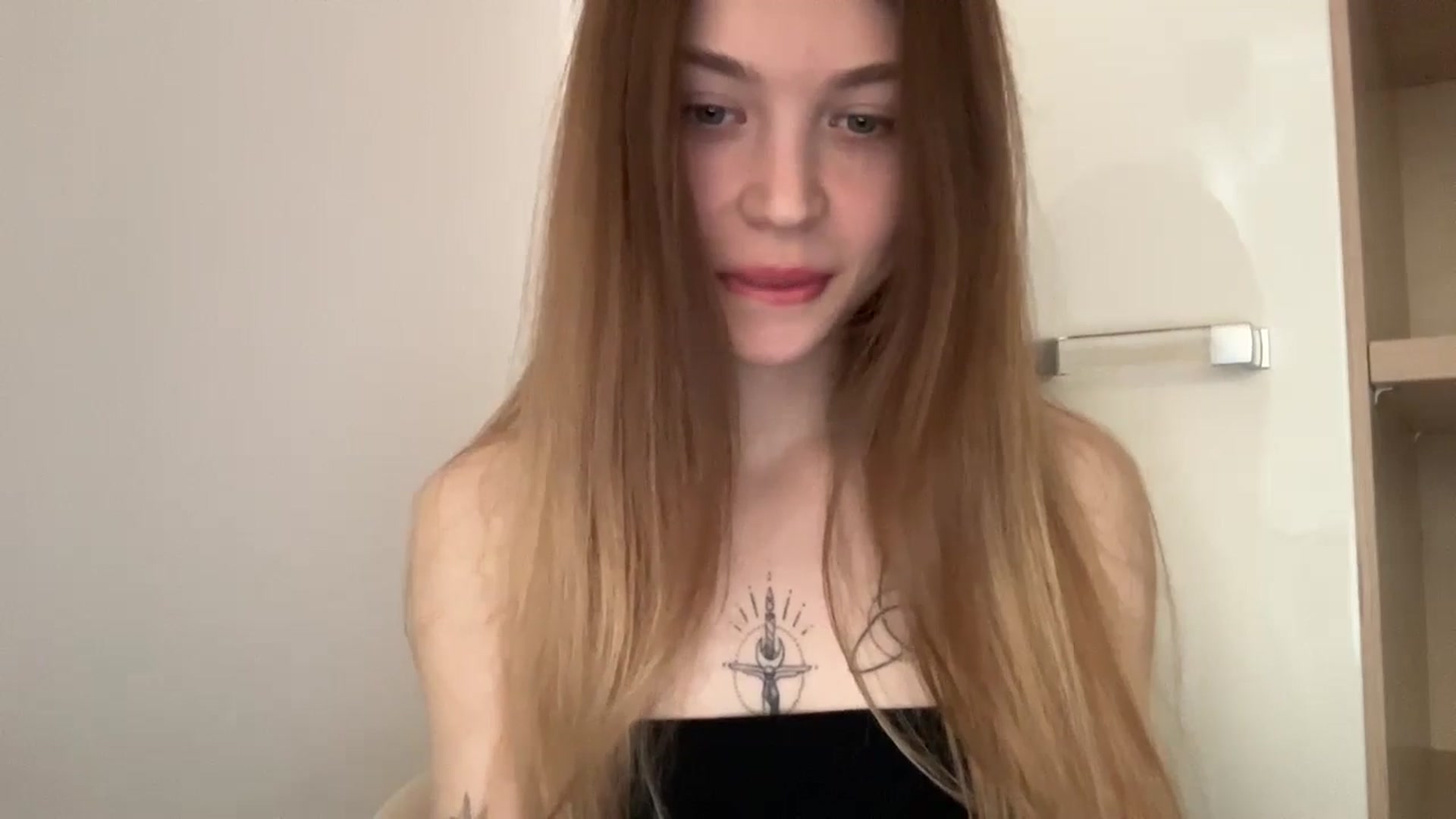 Gallery image thumbnail from Coconut_dream's myfreecams stream on, 05/30/2024, 07:02 image 4 of 20