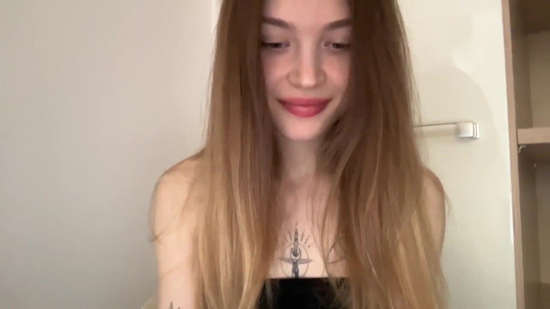 Gallery image thumbnail from Coconut_dream's myfreecams stream on, 05/30/2024, 07:02 image 7 of 20
