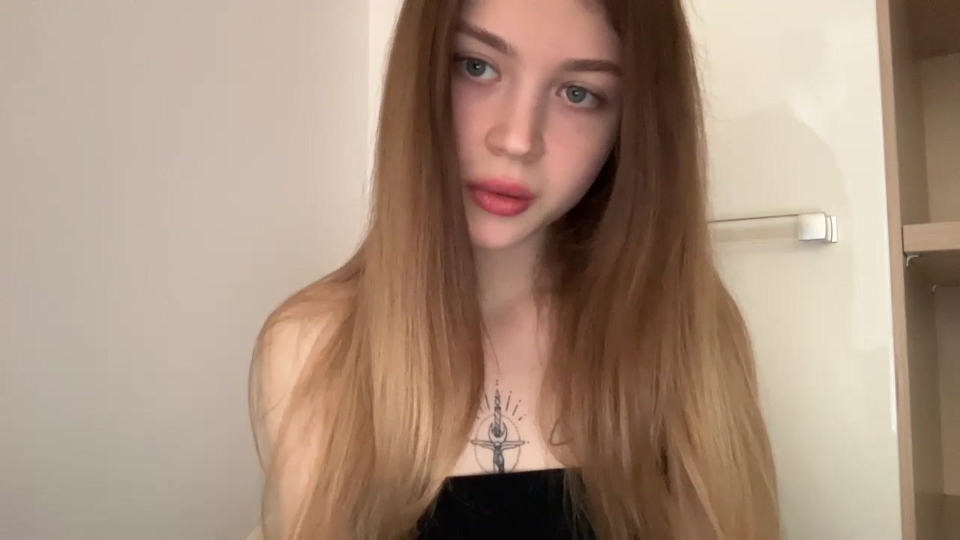 Gallery image thumbnail from Coconut_dream's myfreecams stream on, 05/30/2024, 07:02 image 2 of 20
