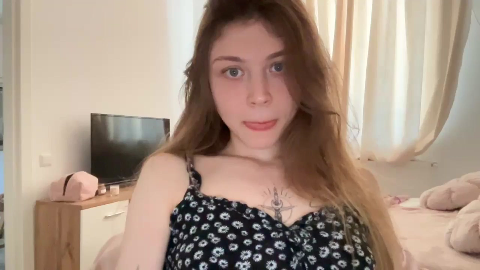 Gallery image thumbnail from Coconut_dream's myfreecams stream on, 05/31/2024, 10:25 image 6 of 20