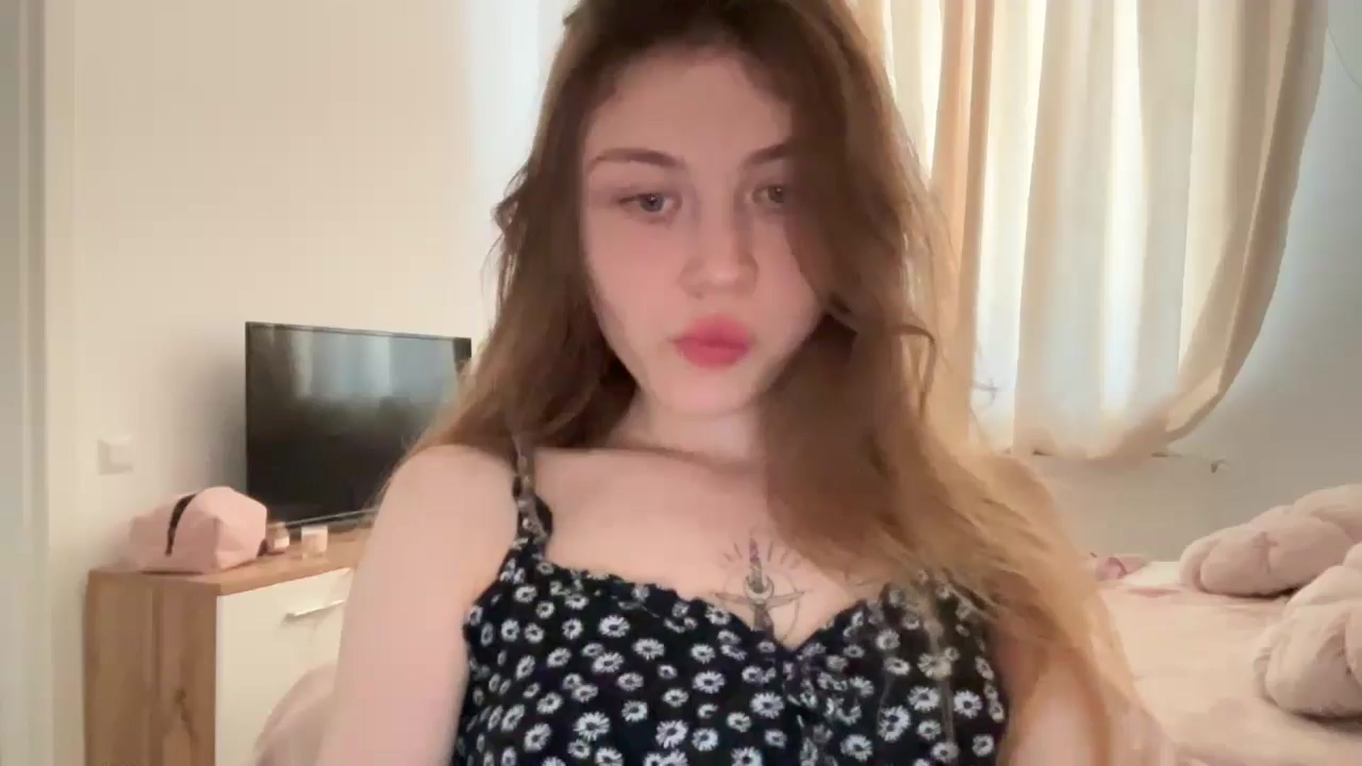 Gallery image thumbnail from Coconut_dream's myfreecams stream on, 05/31/2024, 10:25 image 7 of 20