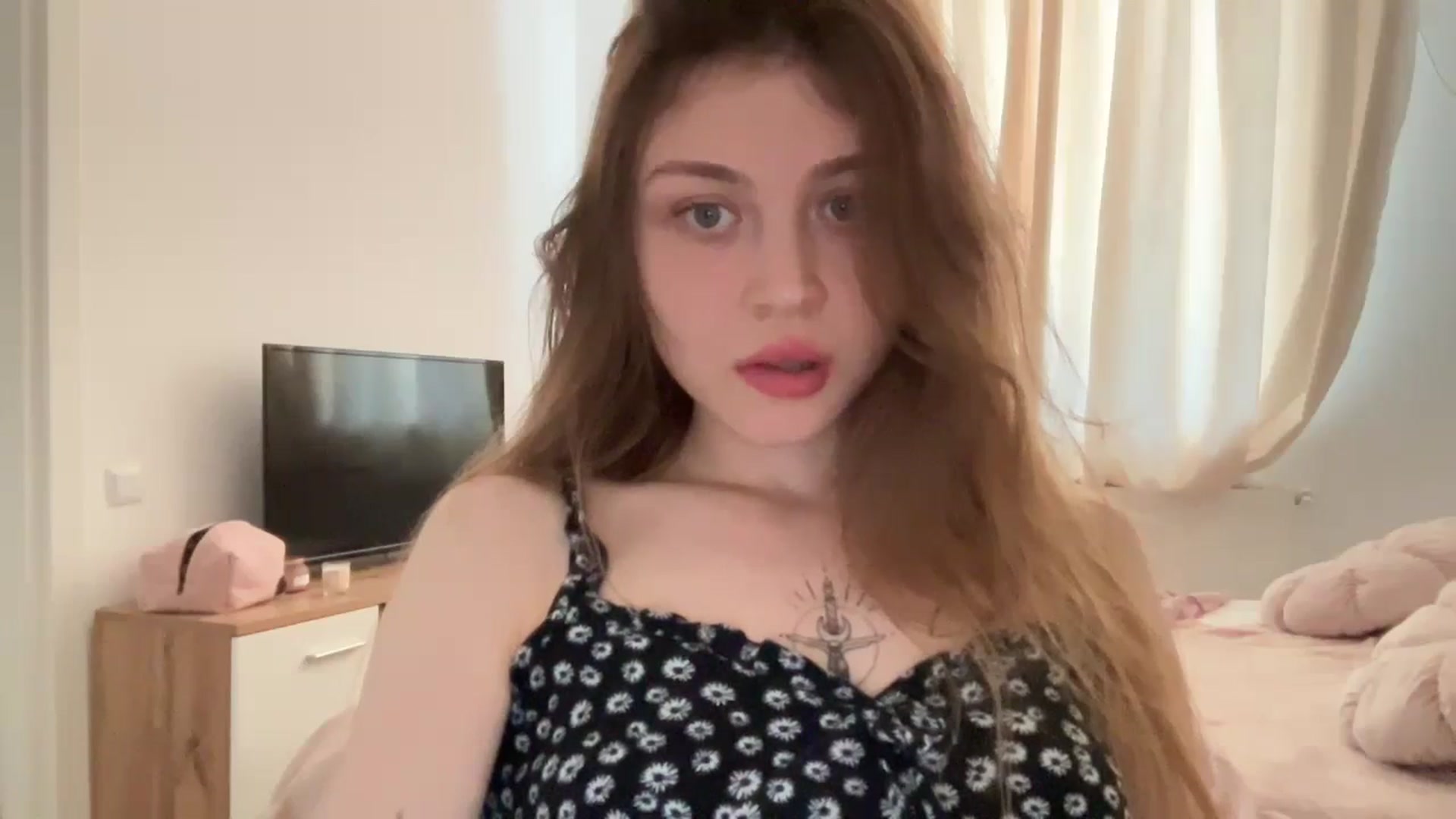 Gallery image thumbnail from Coconut_dream's myfreecams stream on, 05/31/2024, 10:25 image 9 of 20
