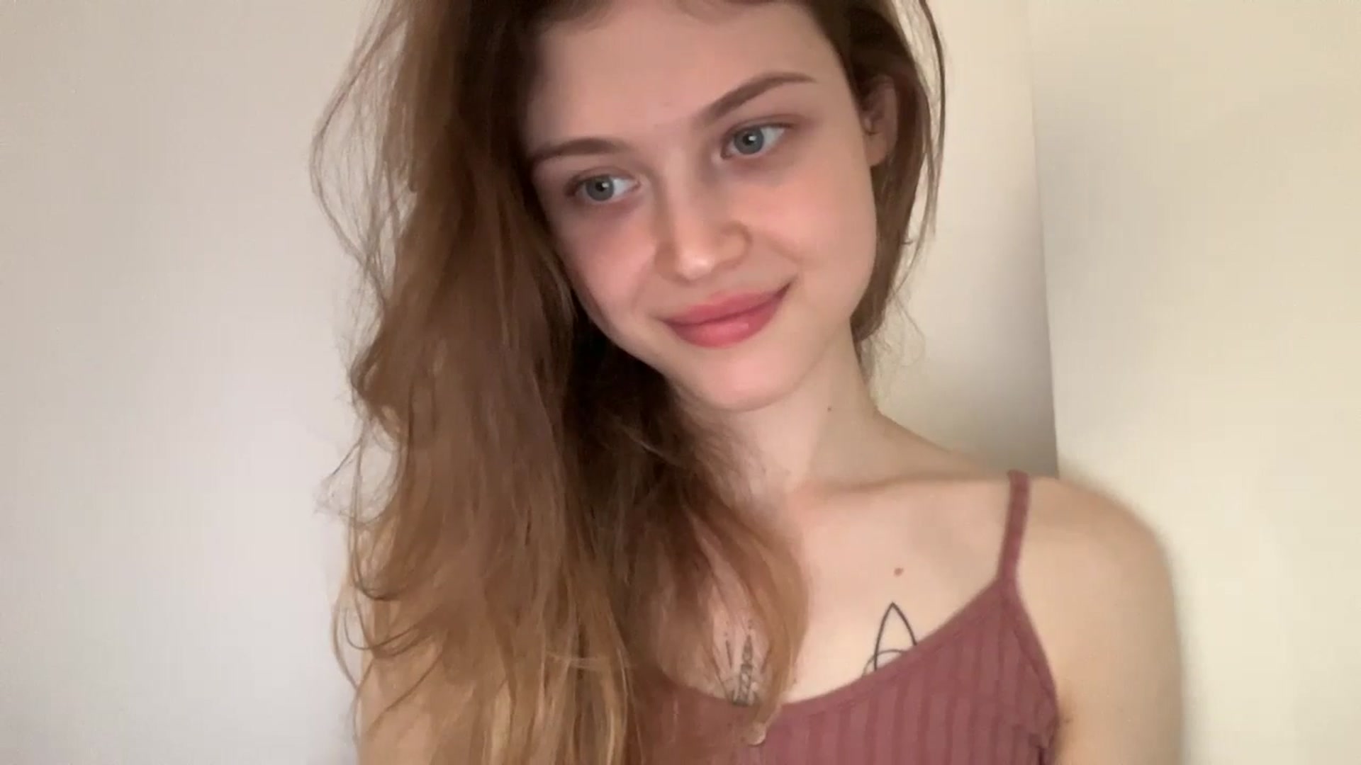 Gallery image thumbnail from Coconut_dream's myfreecams stream on, 06/02/2024, 07:01 image 16 of 20