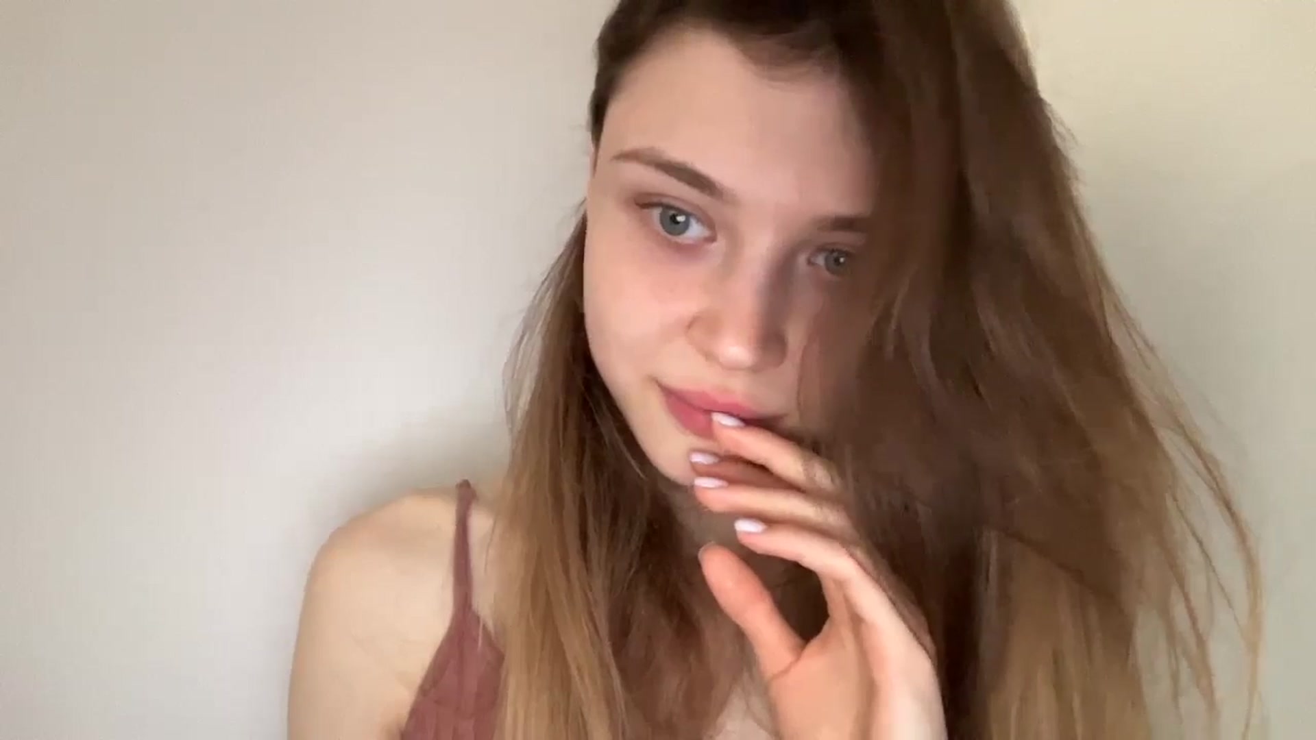 Gallery image thumbnail from Coconut_dream's myfreecams stream on, 06/02/2024, 07:01 image 12 of 20