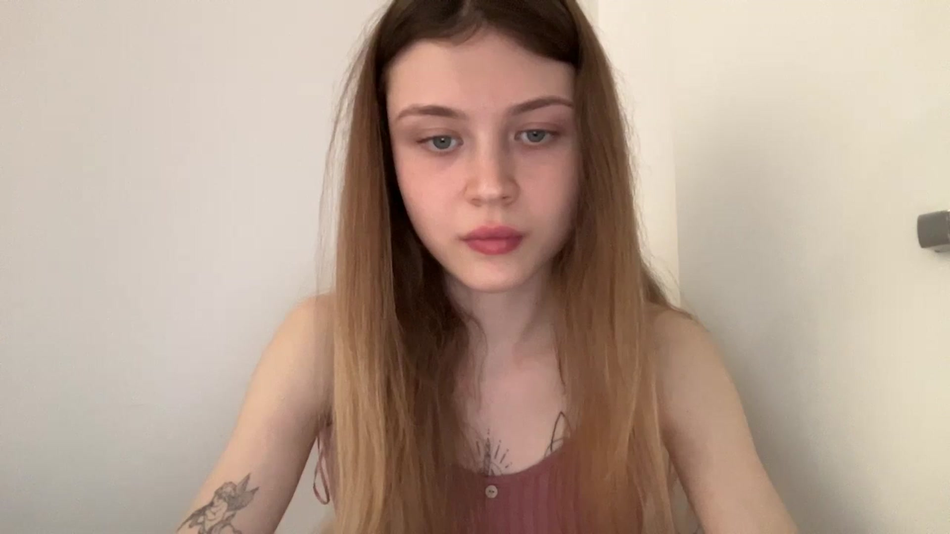 Gallery image thumbnail from Coconut_dream's myfreecams stream on, 06/02/2024, 08:35 image 12 of 20