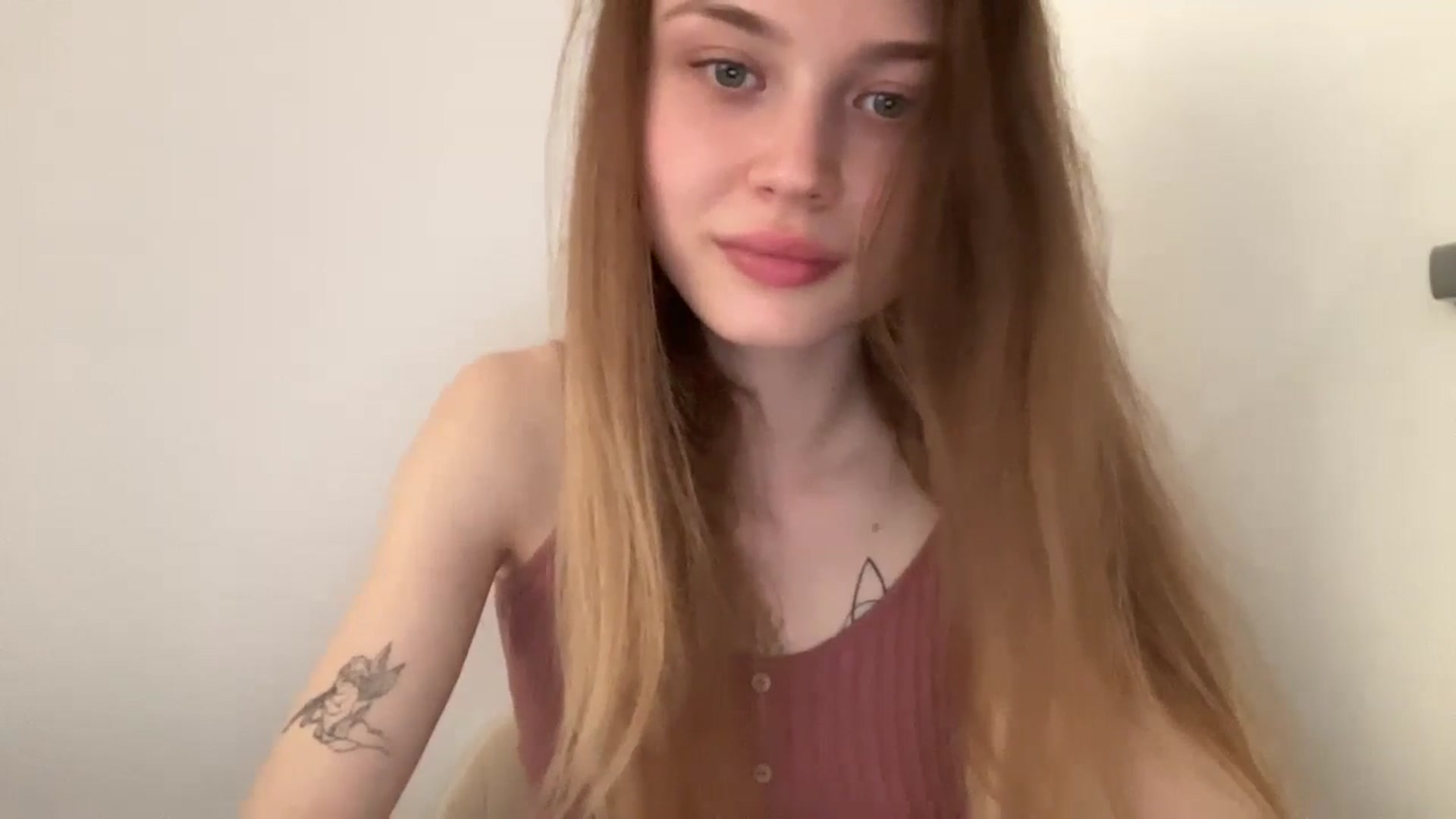 Gallery image thumbnail from Coconut_dream's myfreecams stream on, 06/02/2024, 08:35 image 14 of 20