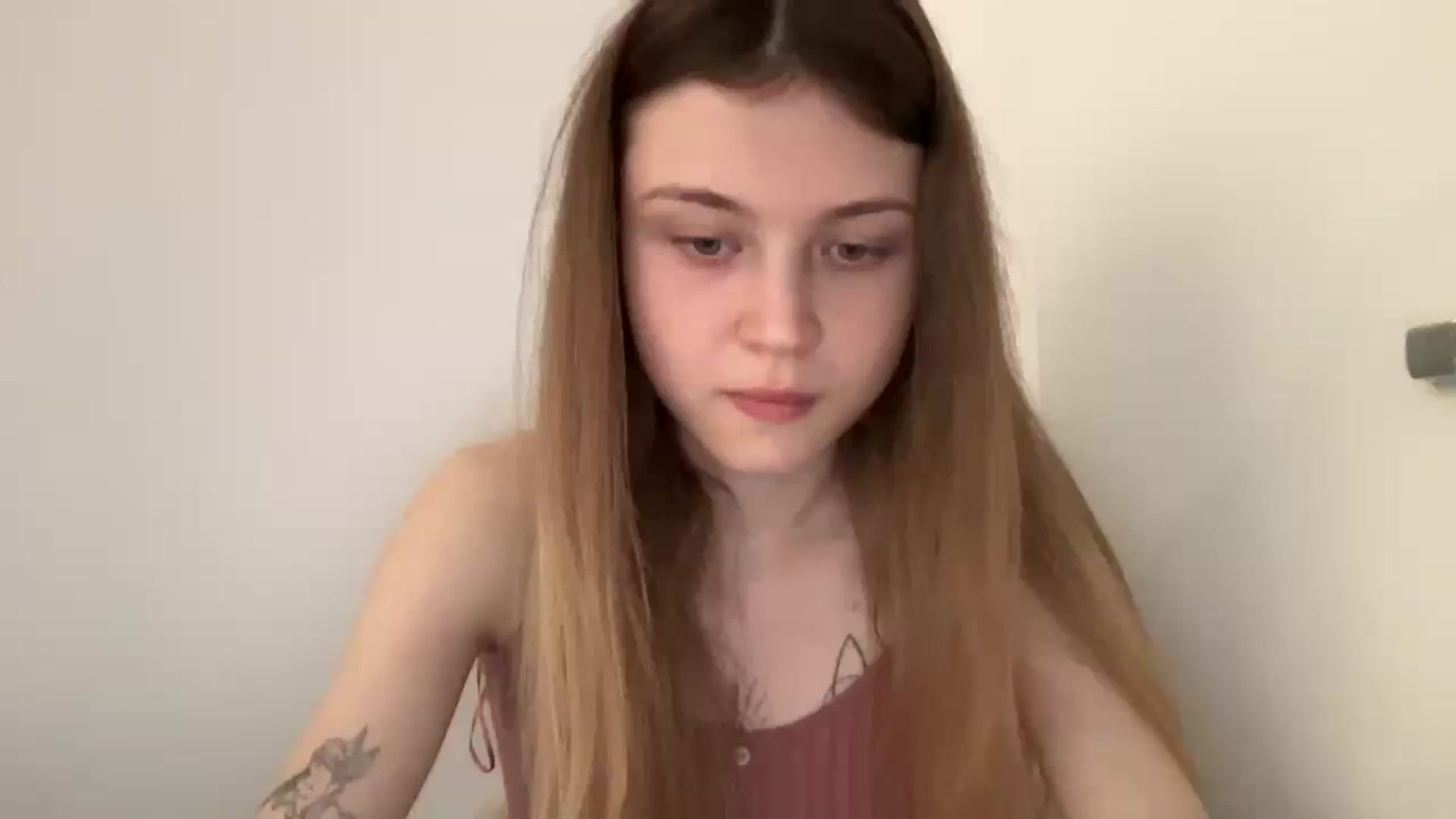 Gallery image thumbnail from Coconut_dream's myfreecams stream on, 06/02/2024, 08:35 image 13 of 20