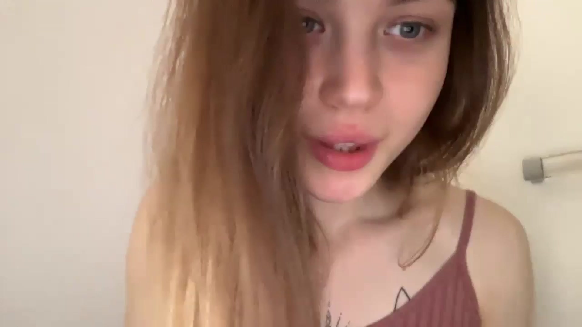 Gallery image thumbnail from Coconut_dream's myfreecams stream on, 06/02/2024, 08:35 image 1 of 20