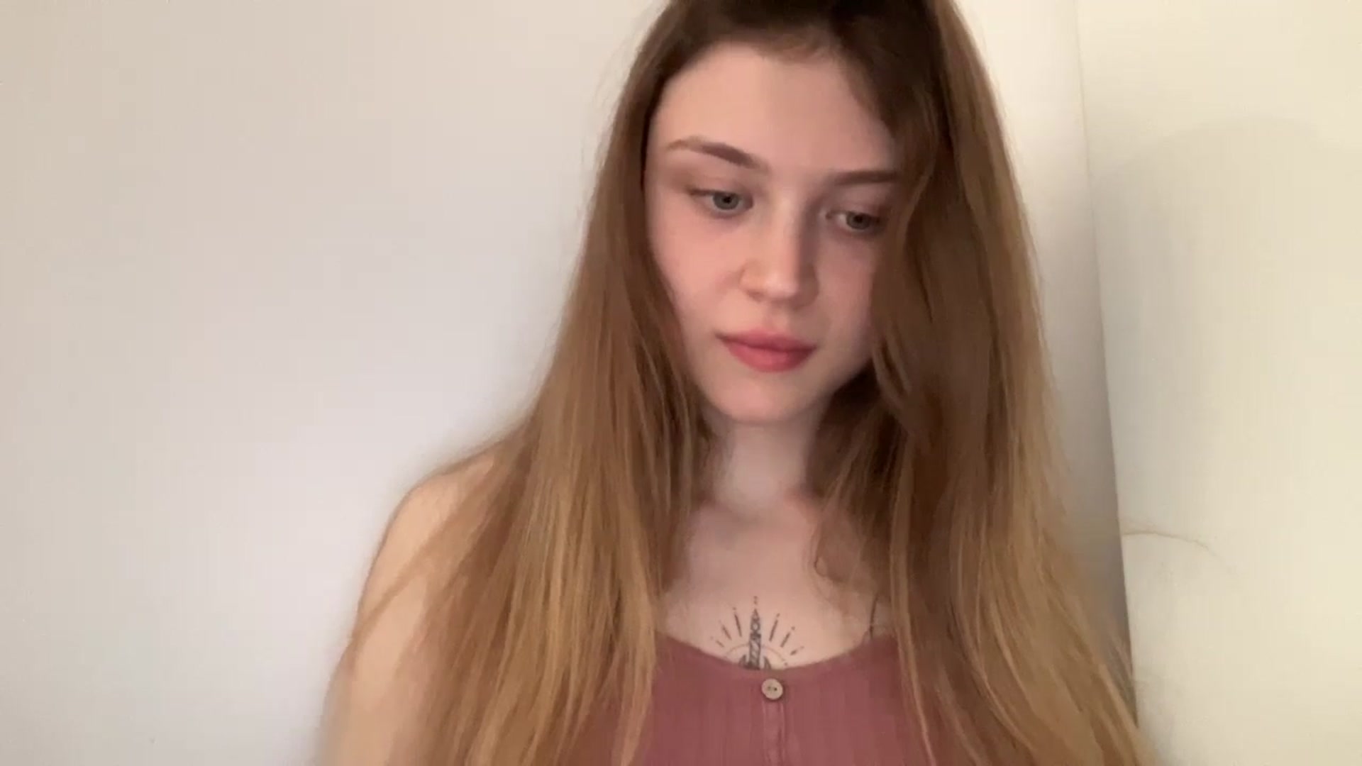 Gallery image thumbnail from Coconut_dream's myfreecams stream on, 06/02/2024, 08:35 image 15 of 20