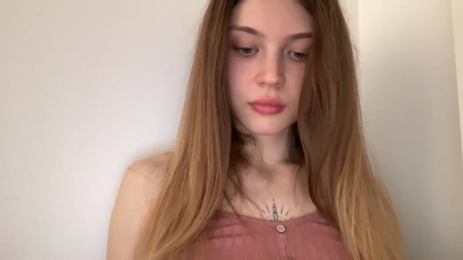 Gallery image thumbnail from Coconut_dream's myfreecams stream on, 06/02/2024, 08:35 image 9 of 20